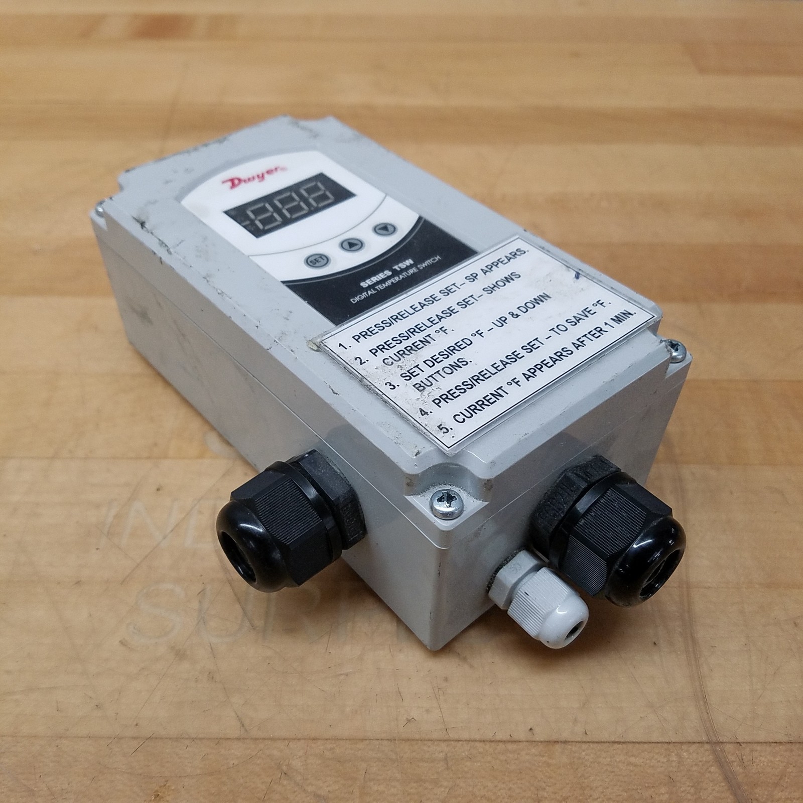 Dwyer TSW-150 Weatherproof Digital Temperature Switch, 90-240VAC, 60Hz