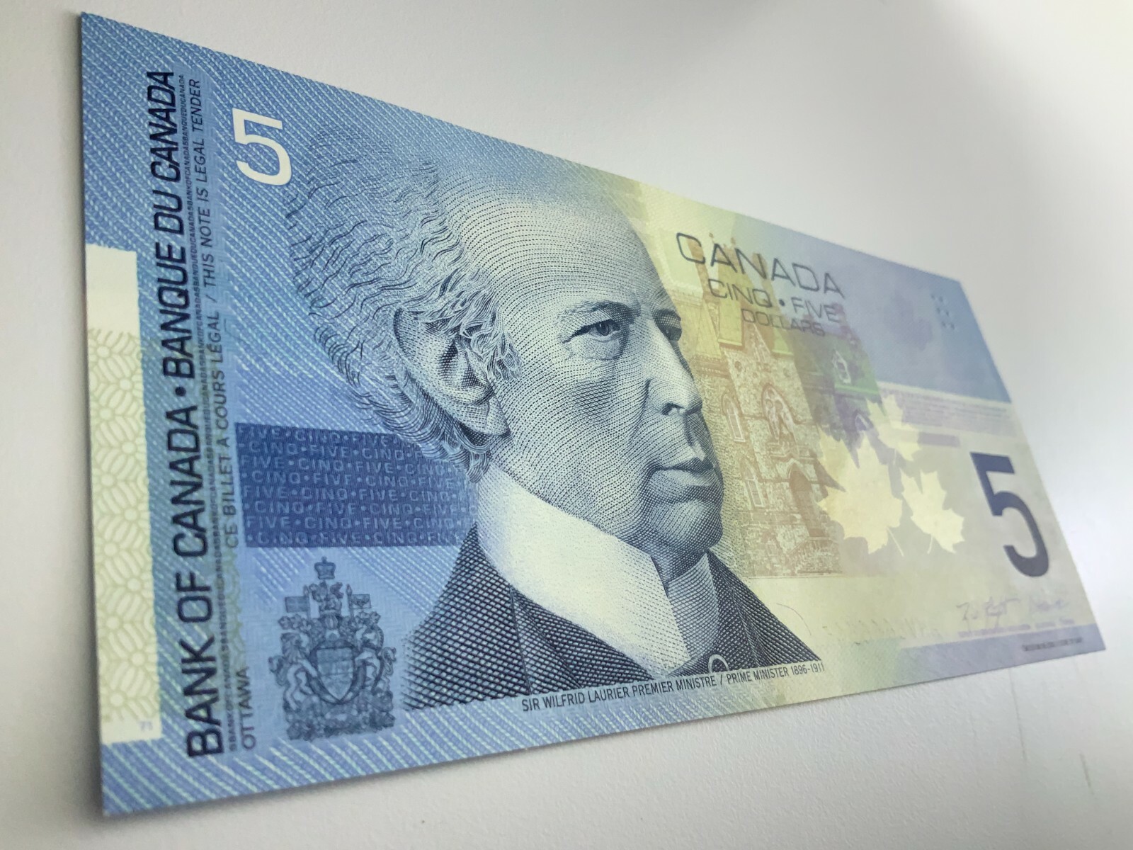 2002 Canada 5 Dollars Uncirculated Banknote ANV Knight Dodge Y598