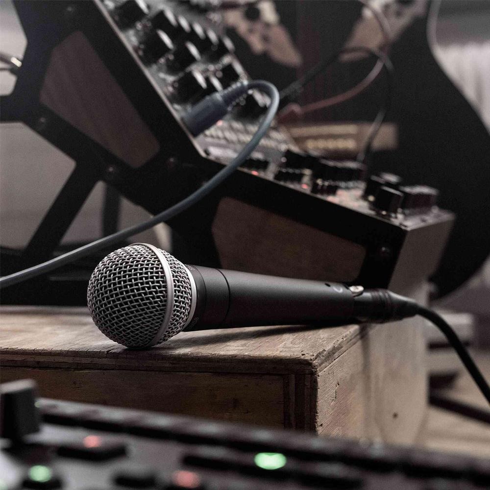 Dynamic Handheld Microphone Capture Crystal-clear Vocals