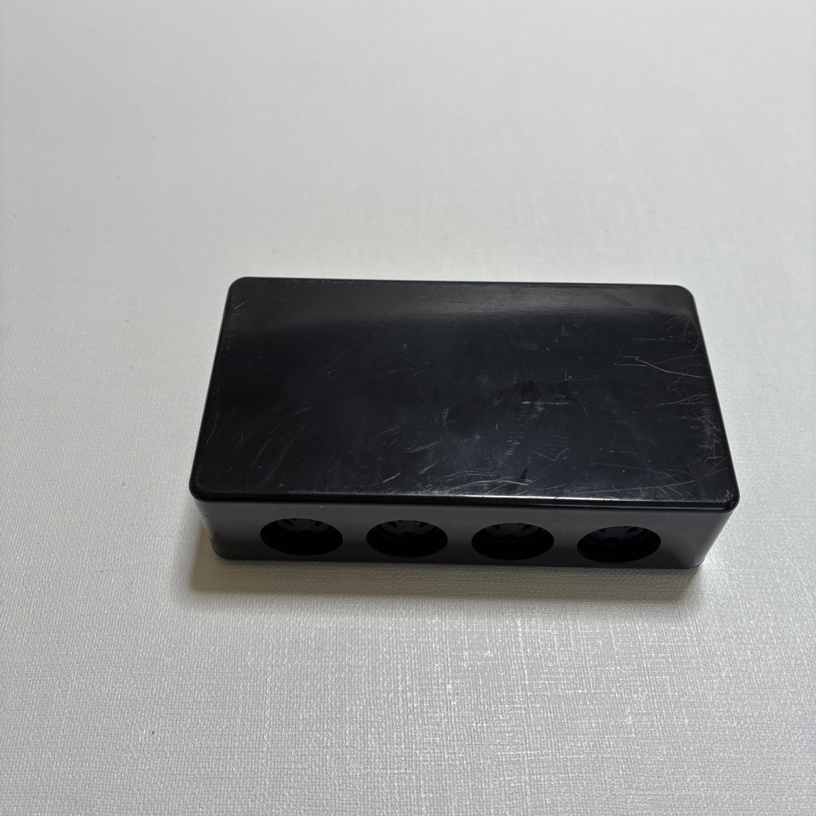 MIDI Solutions QUADRA THRU 4-output Active MIDI Thru Box