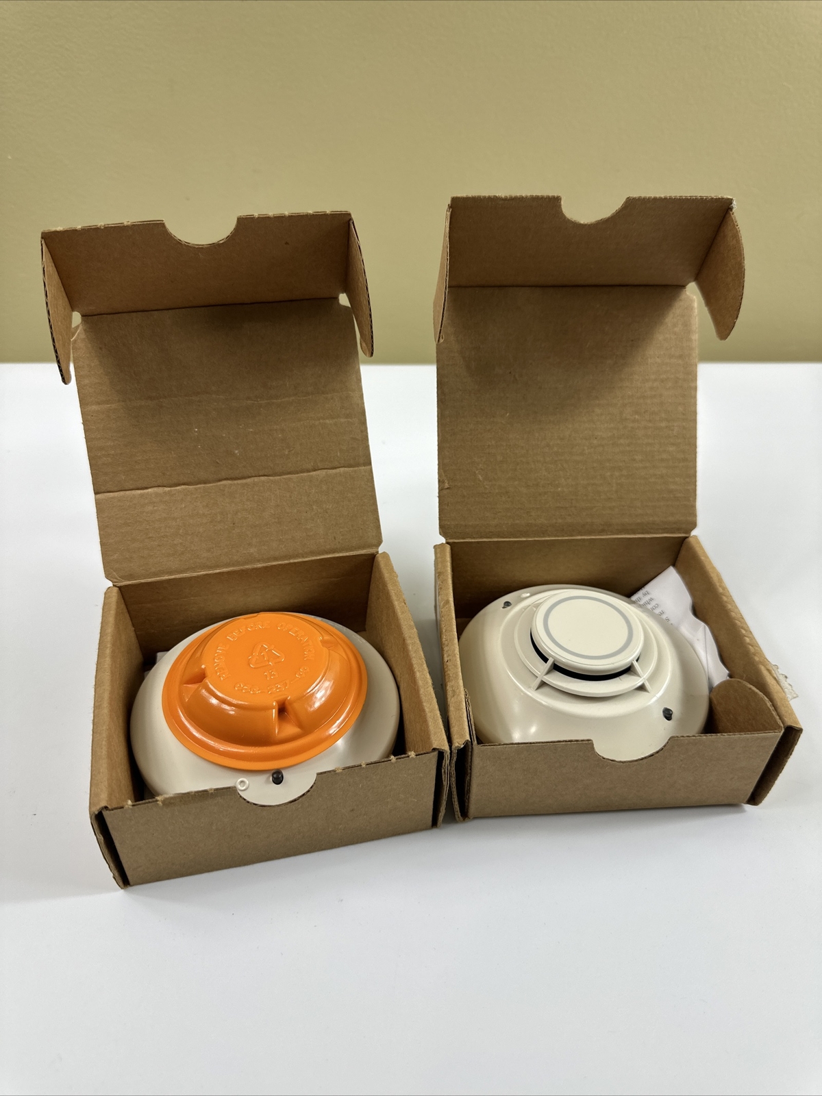 NOTIFIER HONEYWELL Photoelectric Plug In Smoke Detector    FSP-851 LOT OF 2