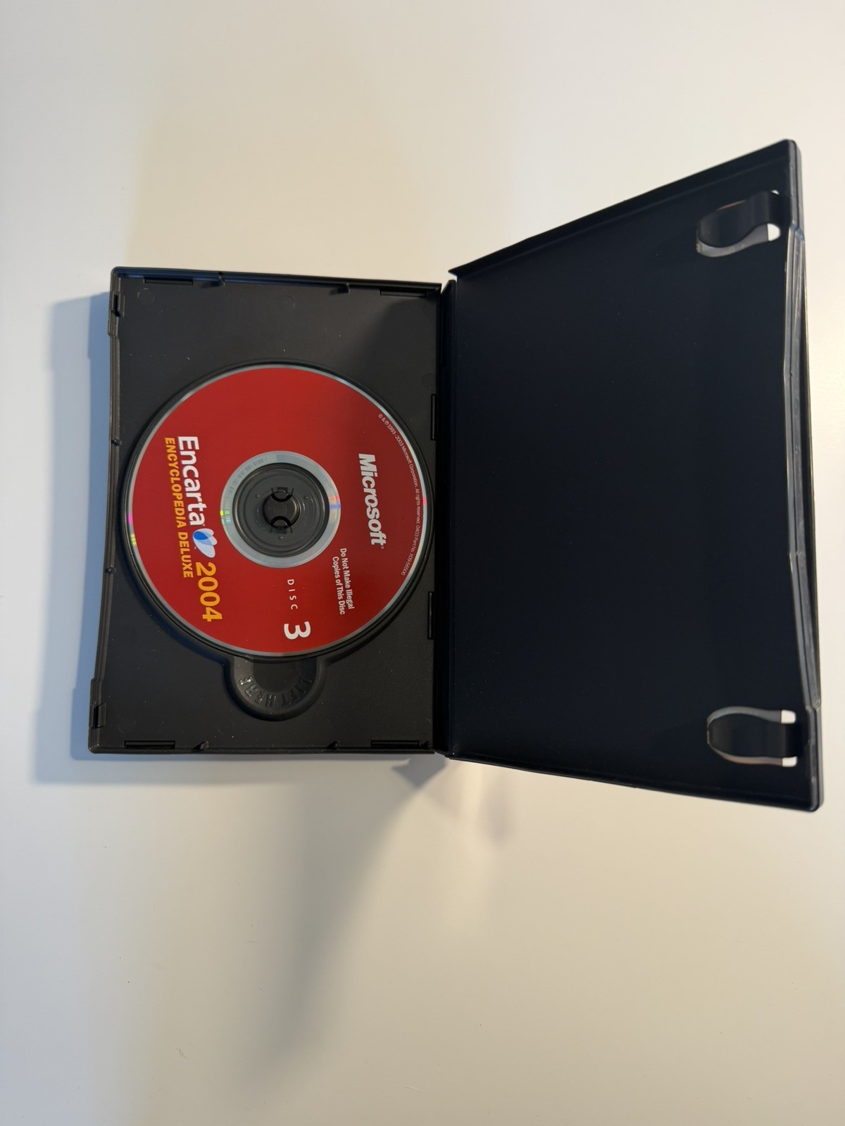 Microsoft Encarta 2004 Encyclopedia Deluxe 3 cd set