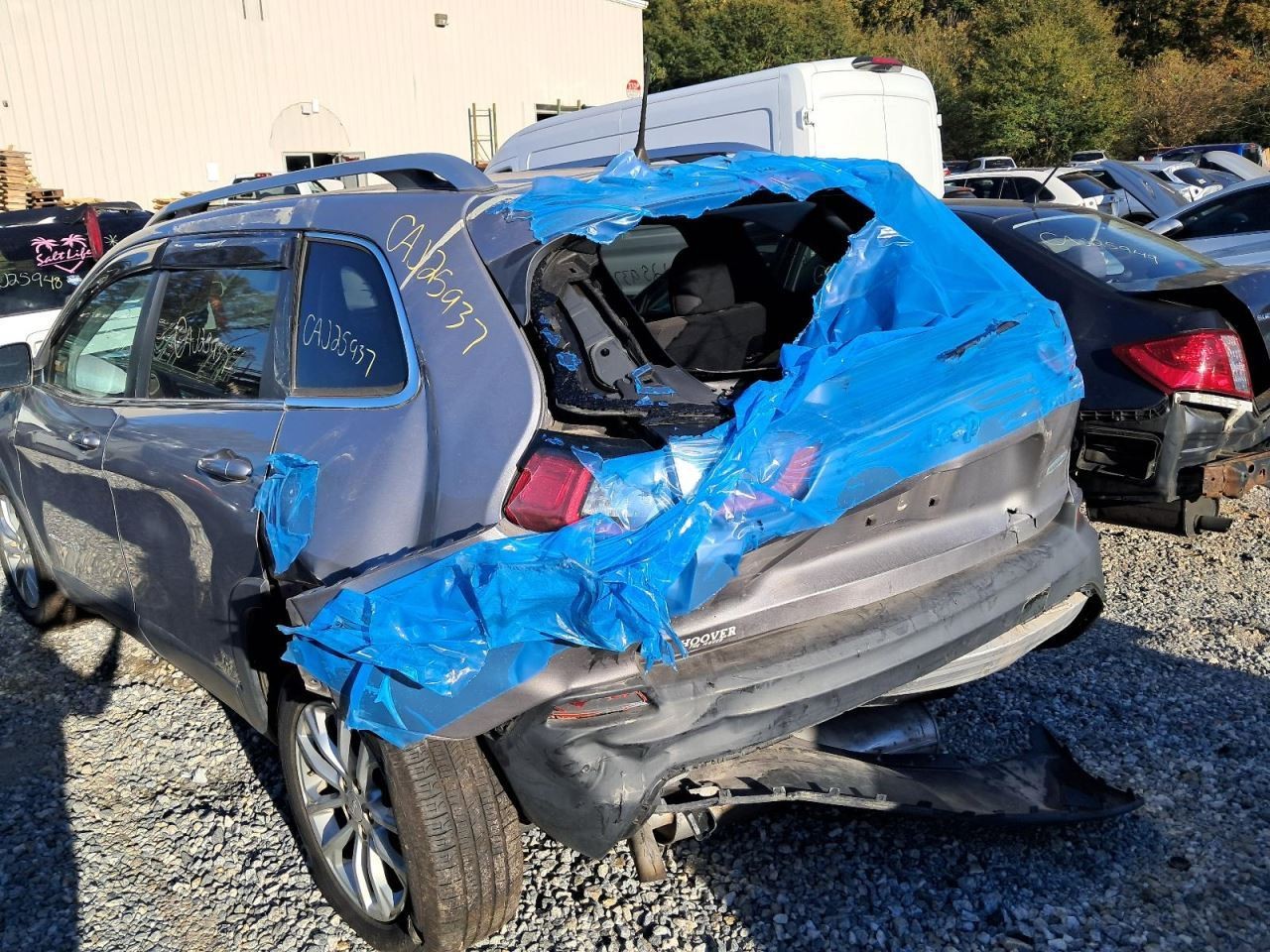 CHEROKEE 2019 Glove Box 4856684
