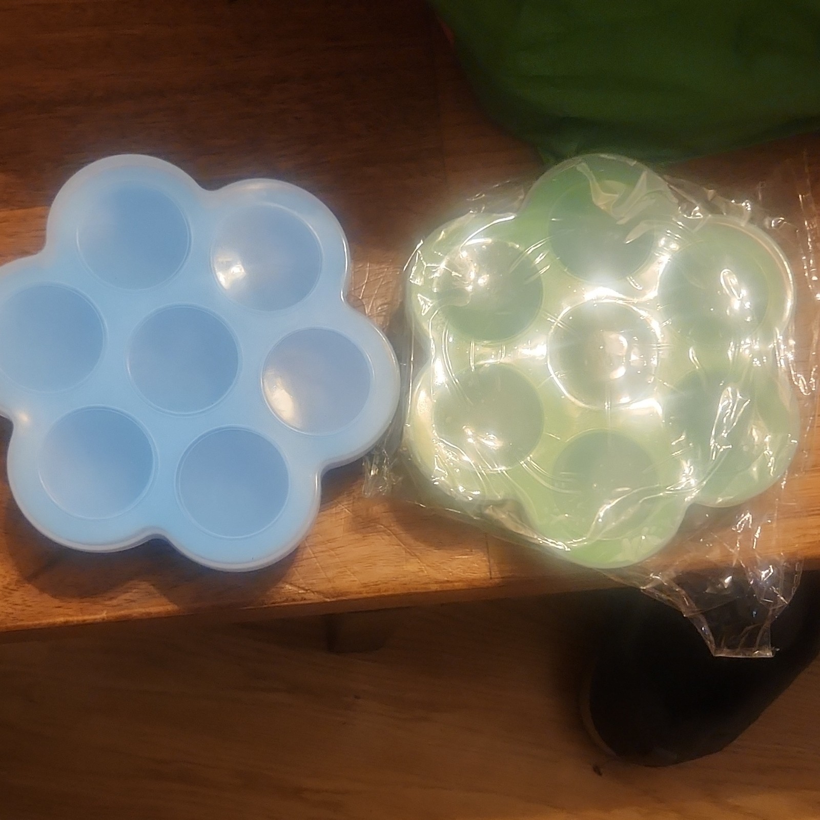 2-Pack Silicone Flower Ice Cube Molds, 7-Cavity w/ Lids, Blue & Green