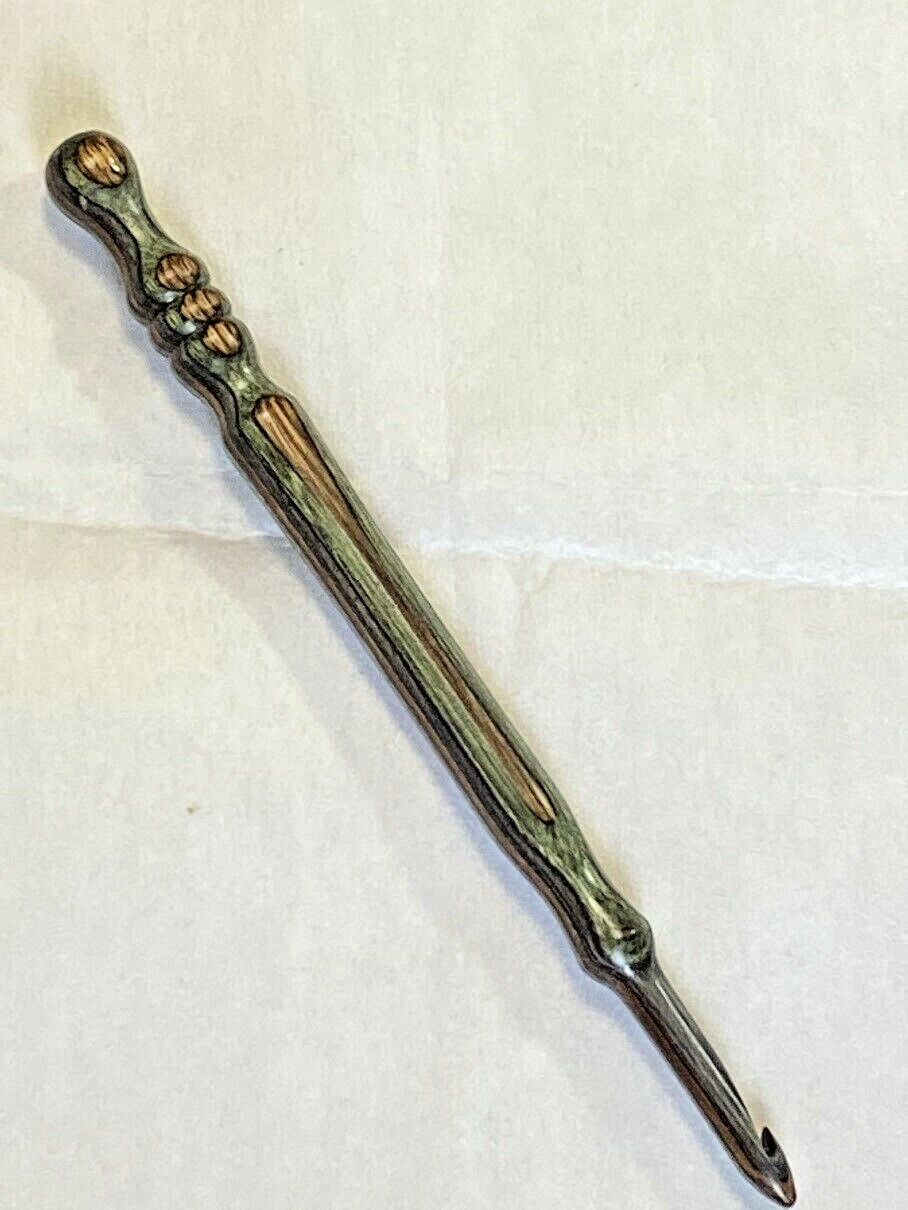 Hand carved GREEN MOUNTAIN CAMO Wood  YARN  CROCHET HOOK  size I