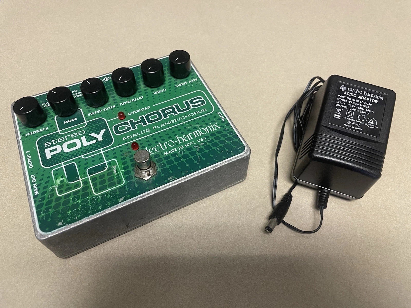 Electro-Harmonix Stereo Poly Chorus Analog Flange Guitar Pedal + Power Supply