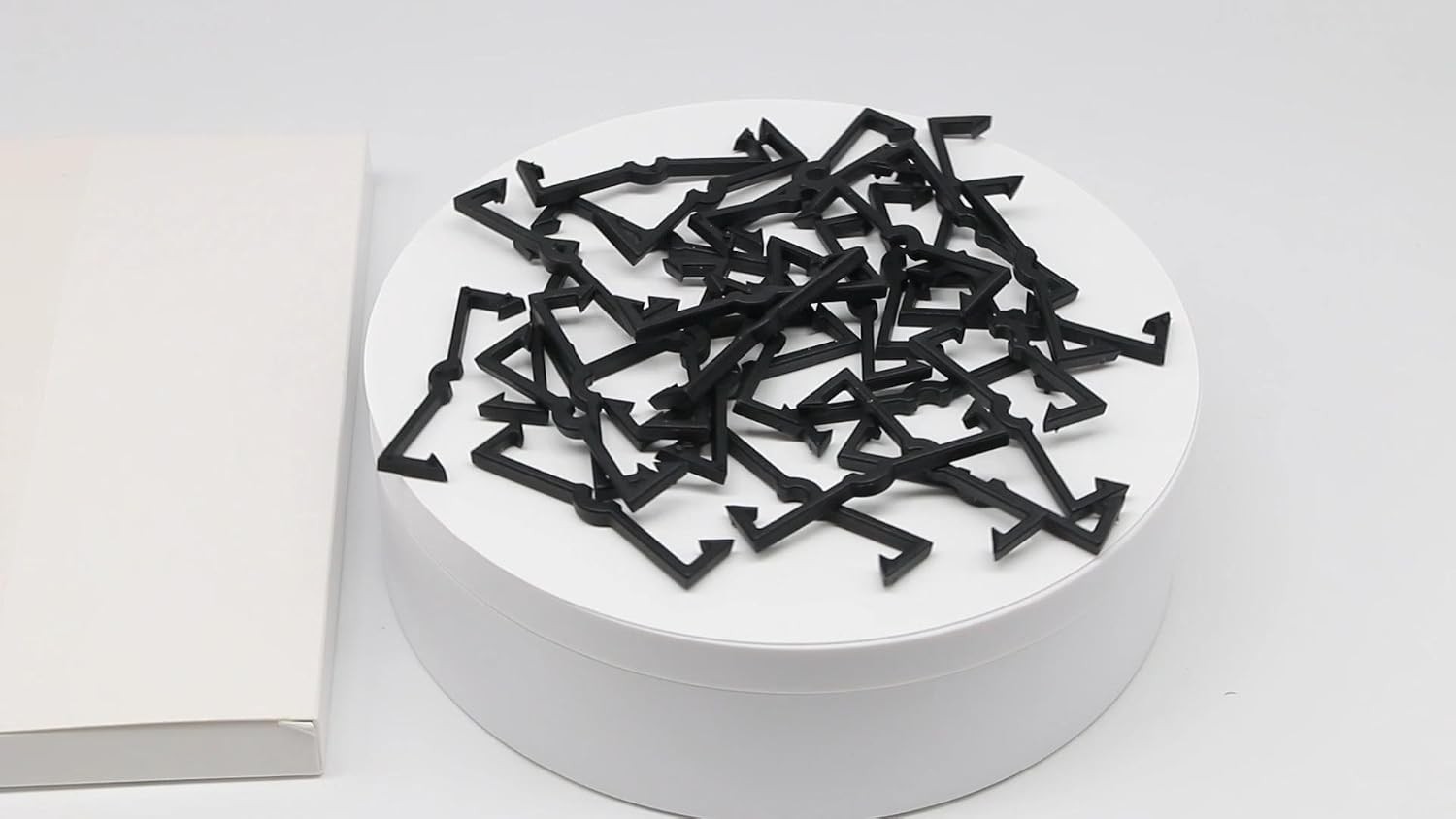 100PCS Pegboard Clips Pegboard Hook Locks Black Plastic Peg Board Locks Peg Boar