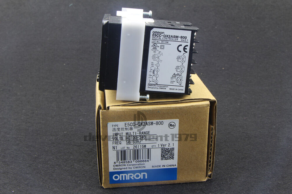 New ONE Omron Temperature Controller E5CC-QX2ASM-800