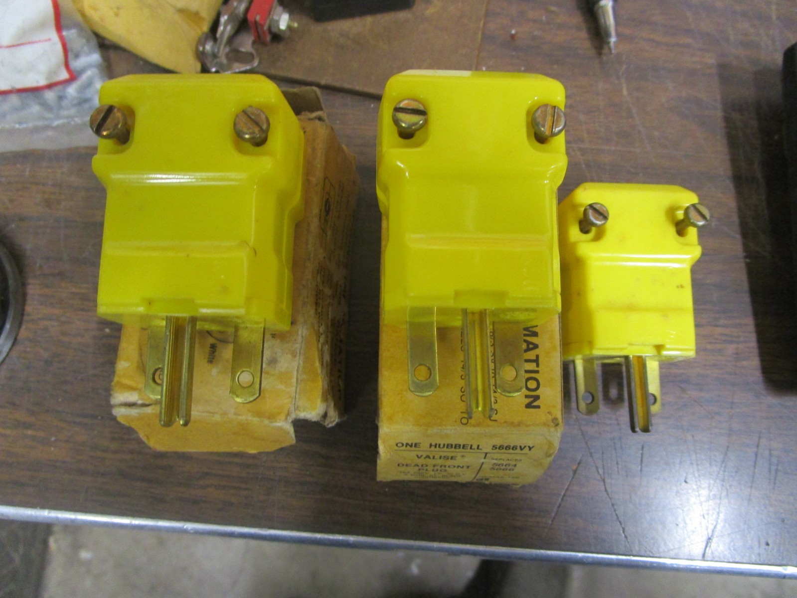 3 NOS Hubbell 566VY 15A 250V Straight Blade Male Dead Front Cord Plugs USA