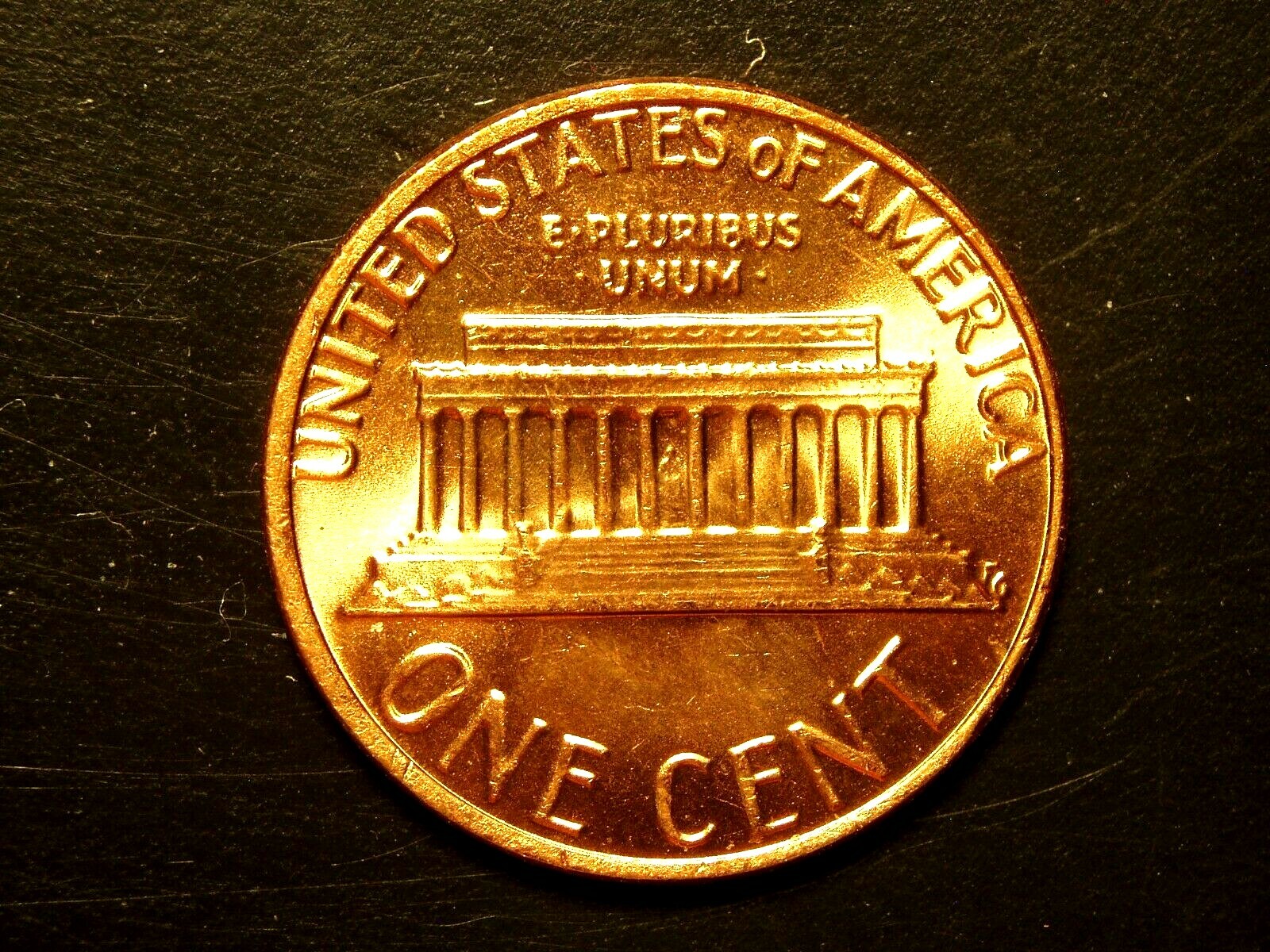 1981 ONE UNC LINCOLN MEMORIAL CENT #17