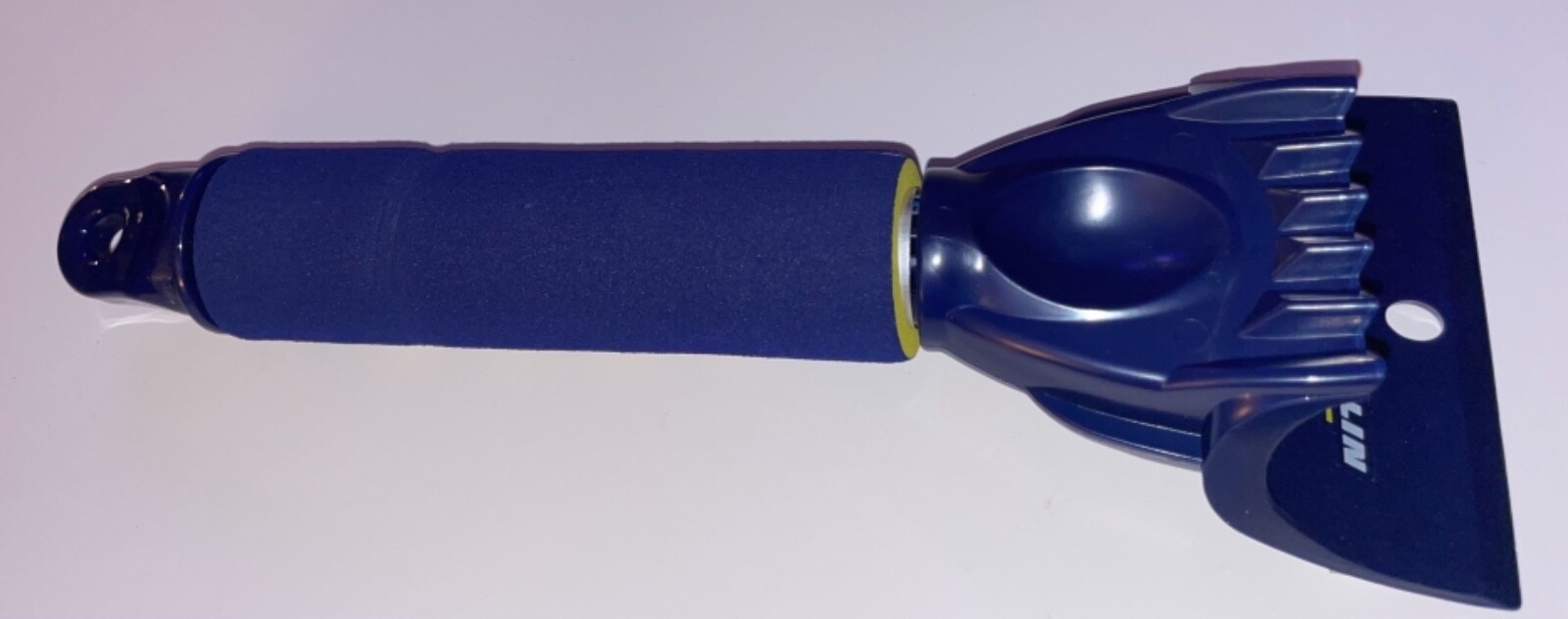 NEW 11” MICHELIN EXTREME ICE SCRAPER WITH ICE CHISEL WINTER WINDSHIELD TOOL SNOW