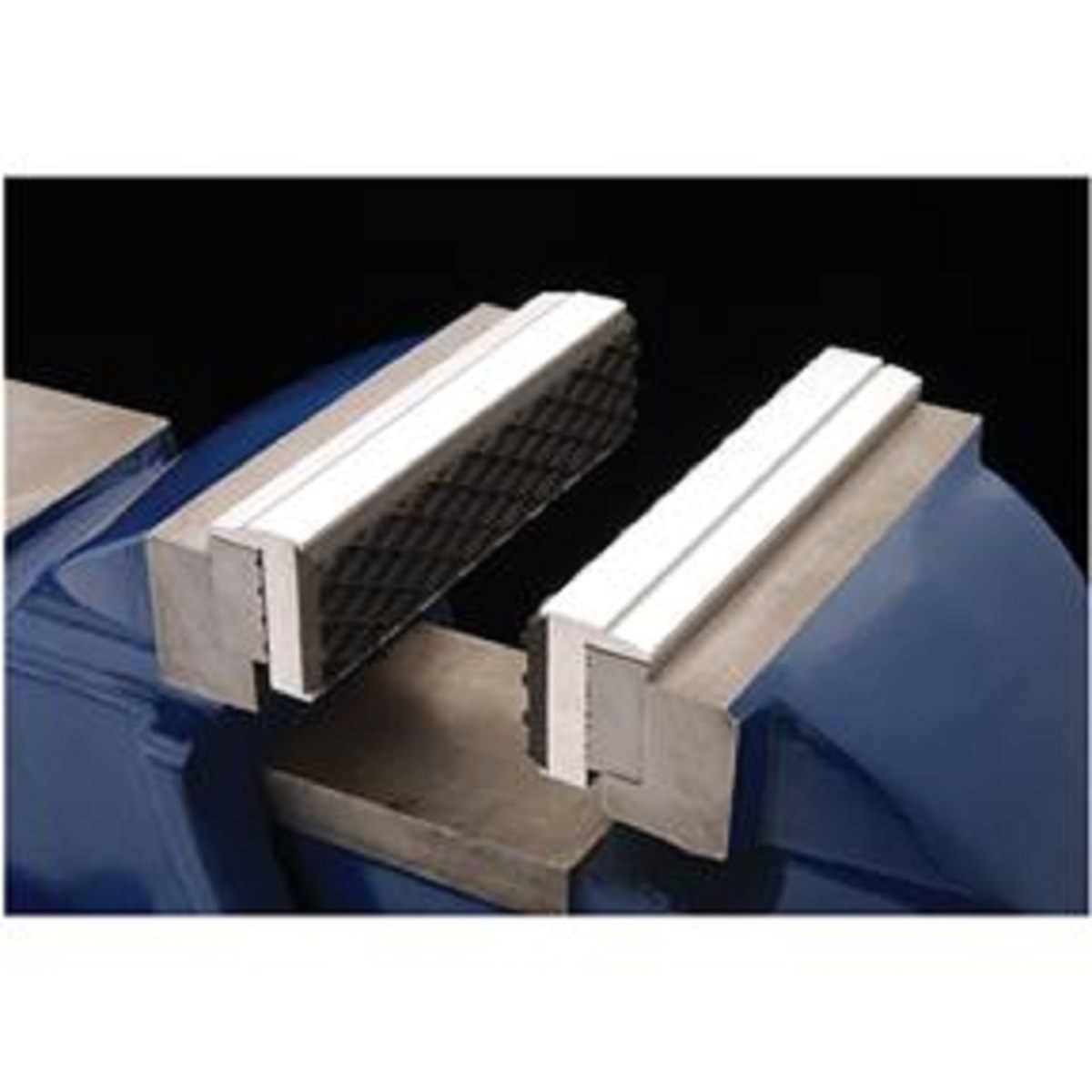 PAIR OF MAGNETIC ALUMINIUM RUBBER SOFT PAD JAWS FOR METAL VISE 4 1/2" LONG PADS