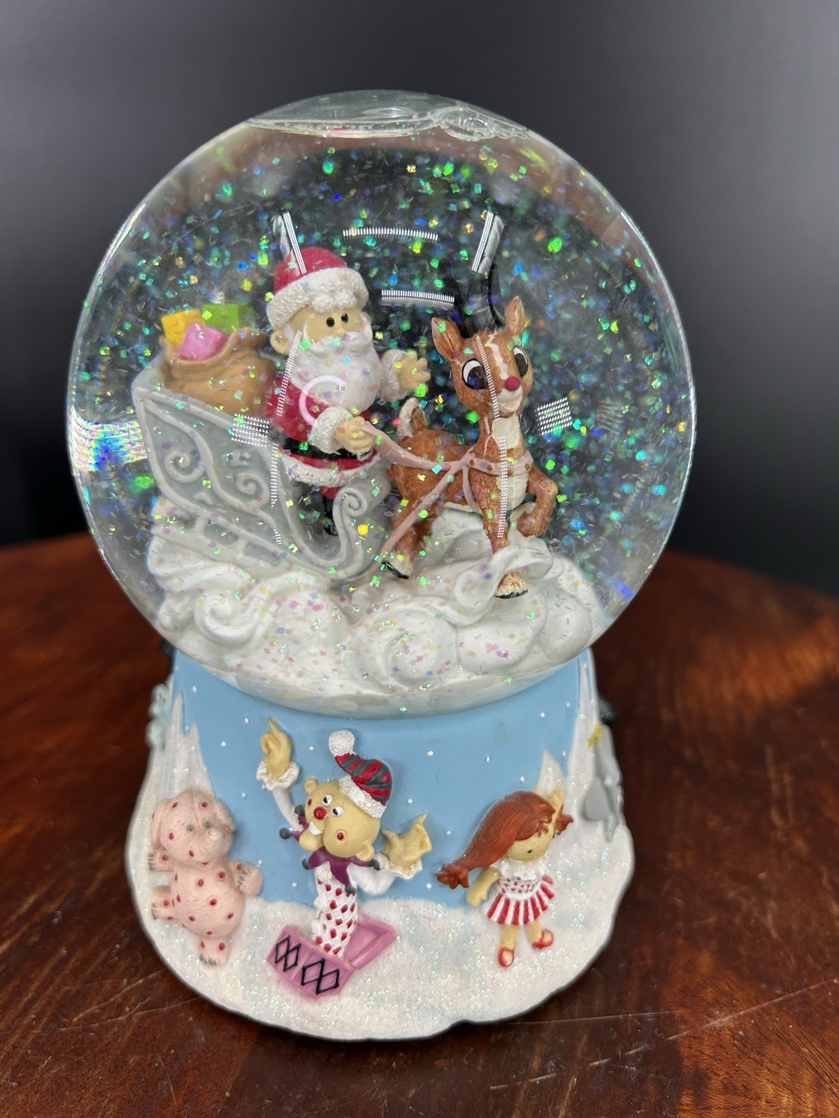 Rudolph The Red Nosed Reindeer, Santa Snow Globe Misfit Toys Enesco WORKS GREAT
