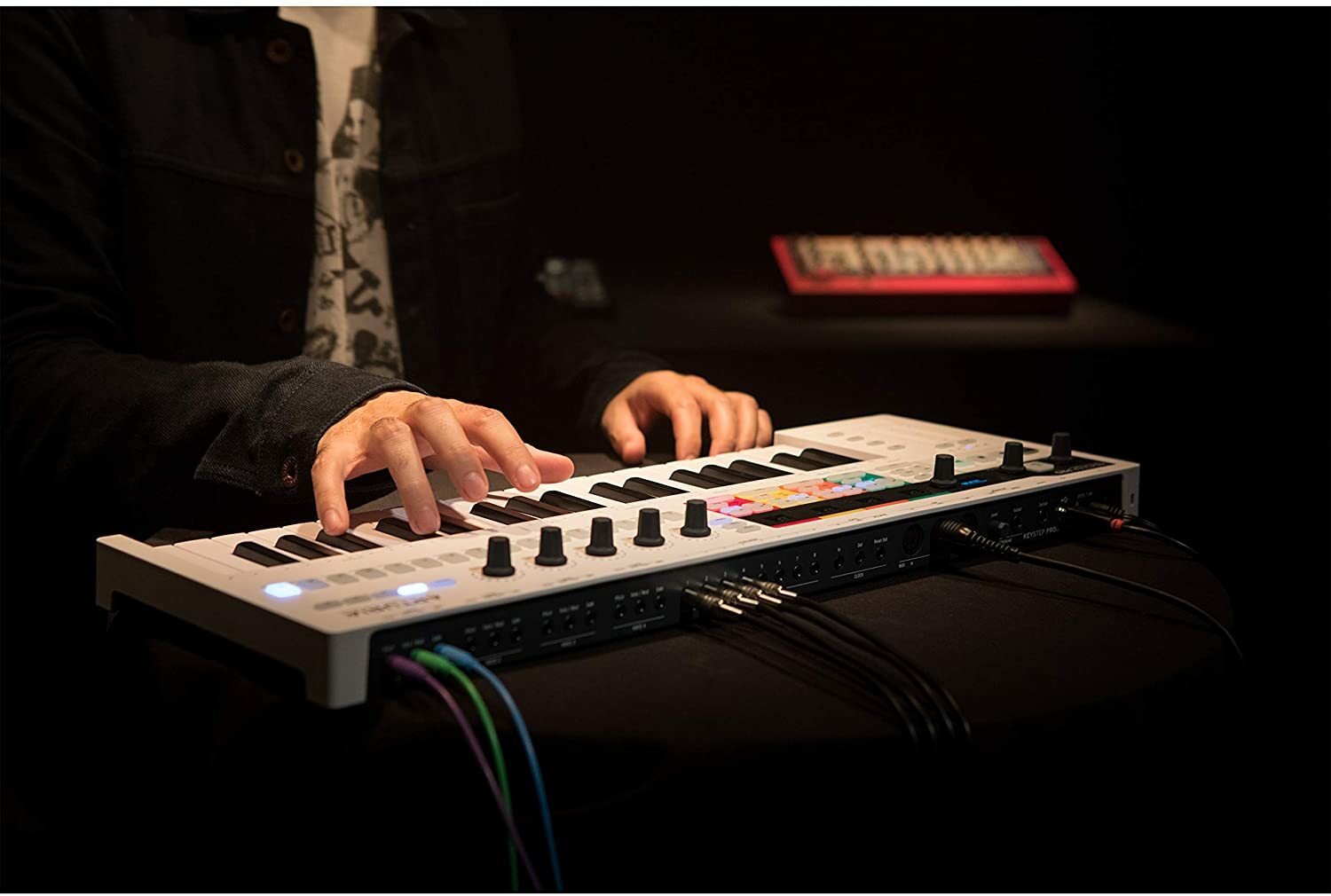 Arturia KeyStep Pro 37-Key USB/MIDI/CV Keyboard Controller and Sequencer -White