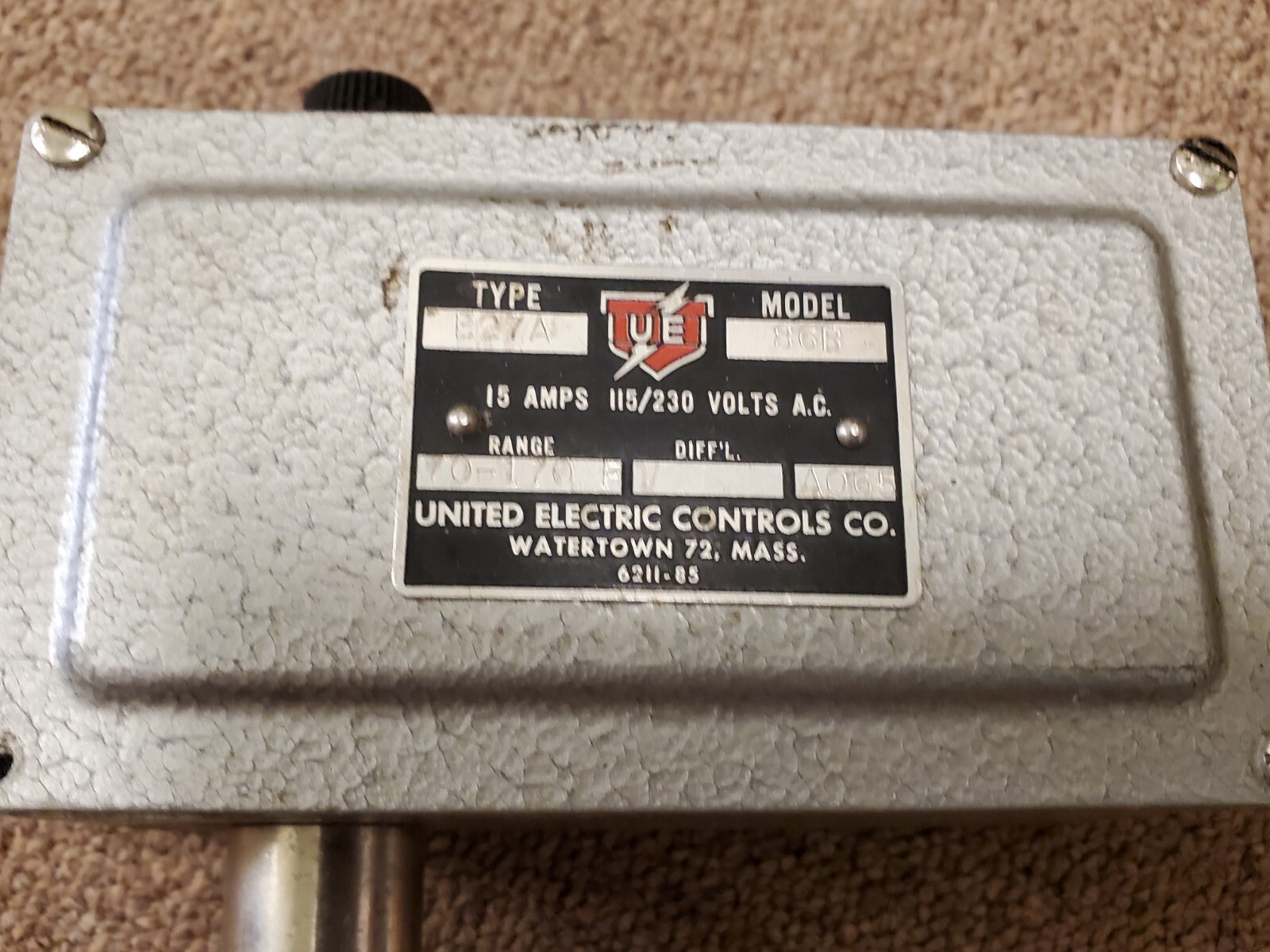 Temperature Control switch United Electric Controls Co.,  E27A, 20 amps, used ?