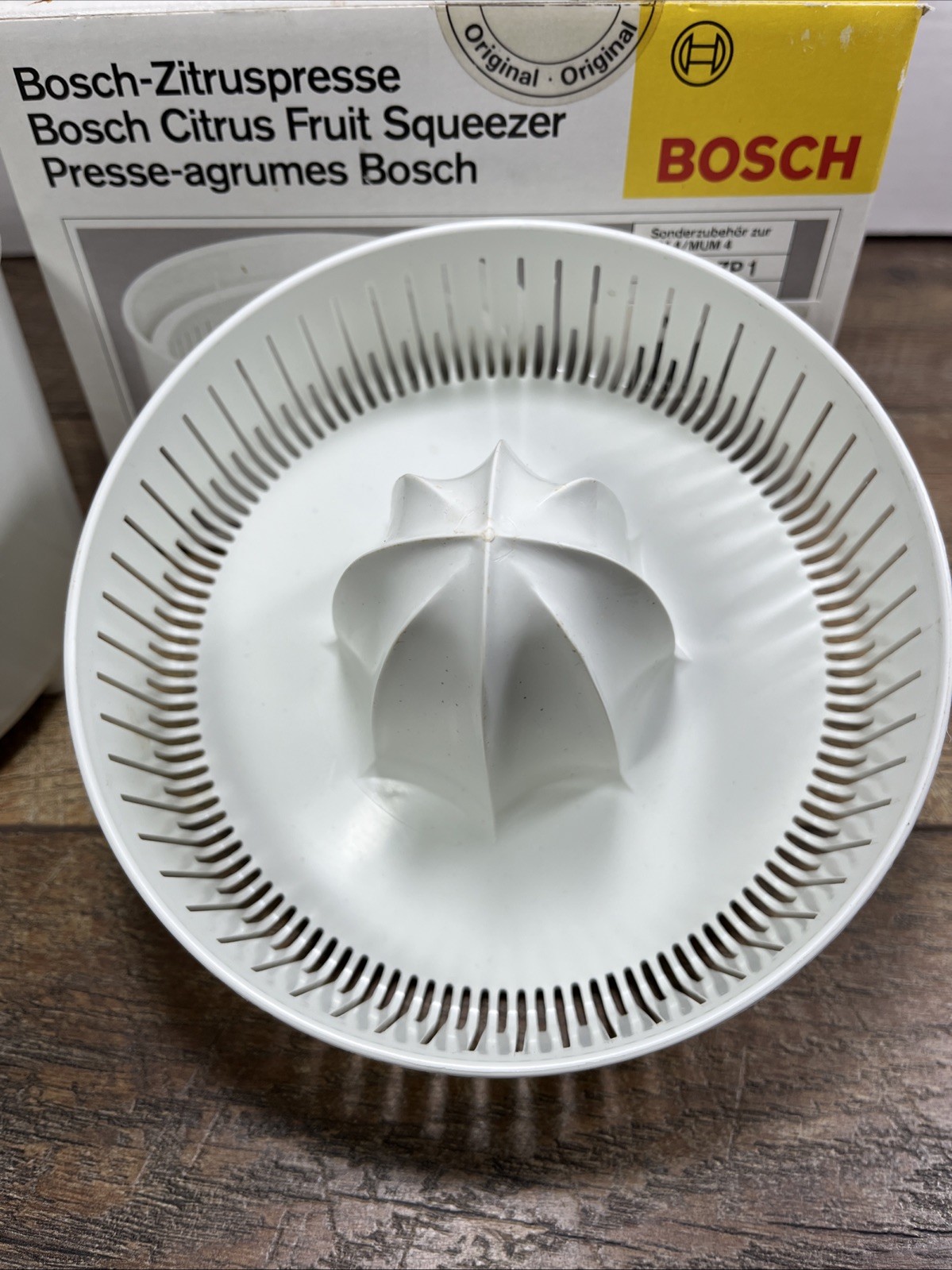 Bosch Citrus Fruit Squeezer - Citrus Fruit Press White Muz4zp1 Preowned