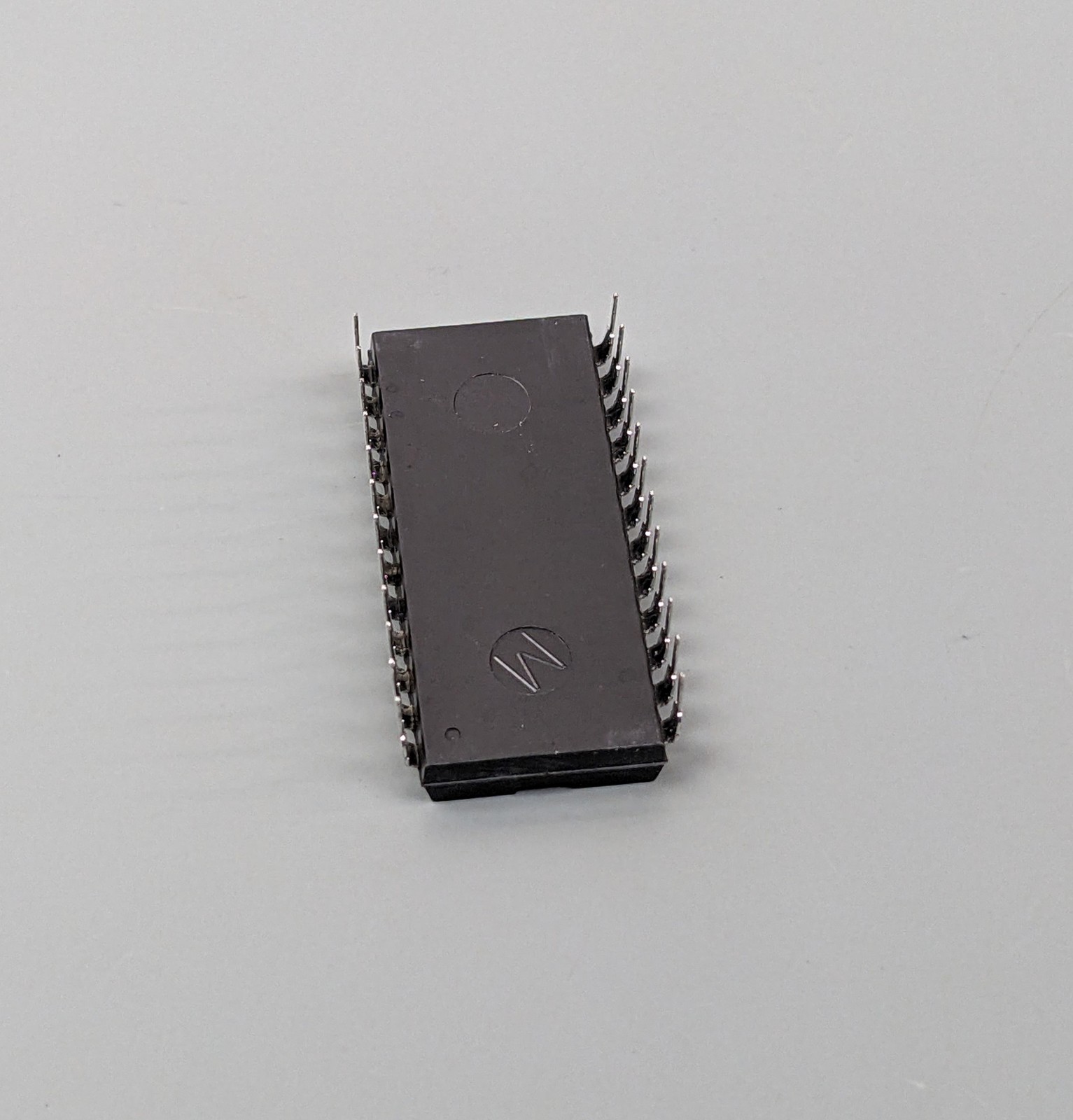 (5) DM8219N 16 Input Multiplexer ICs