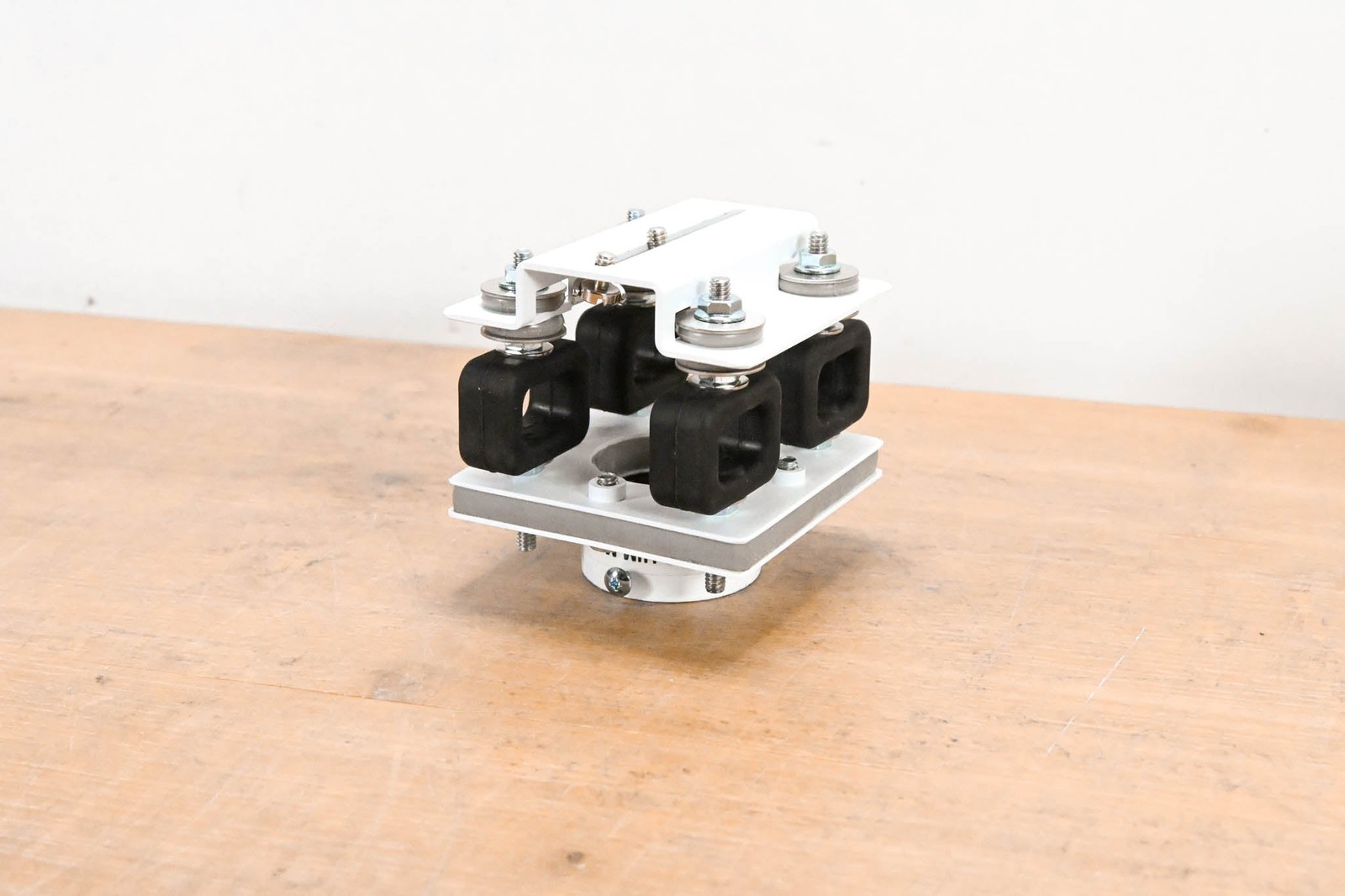 Nigel B Design NB UIM-MCA-W Anti-Vibration Multi-Camera Adapter, White CG011WN