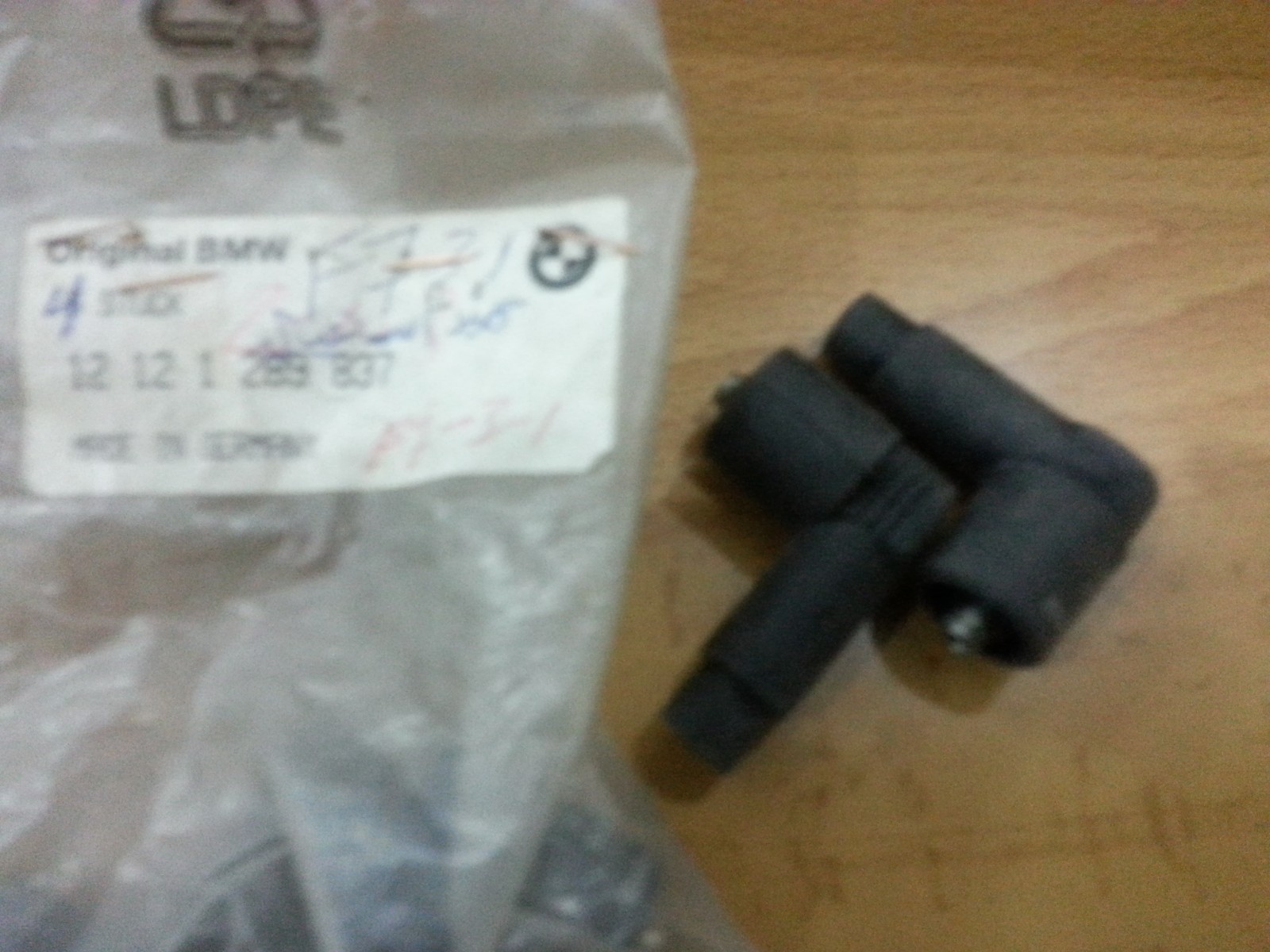 NEW OEM BMW 12121289837 SUPPRESSING SOCKET