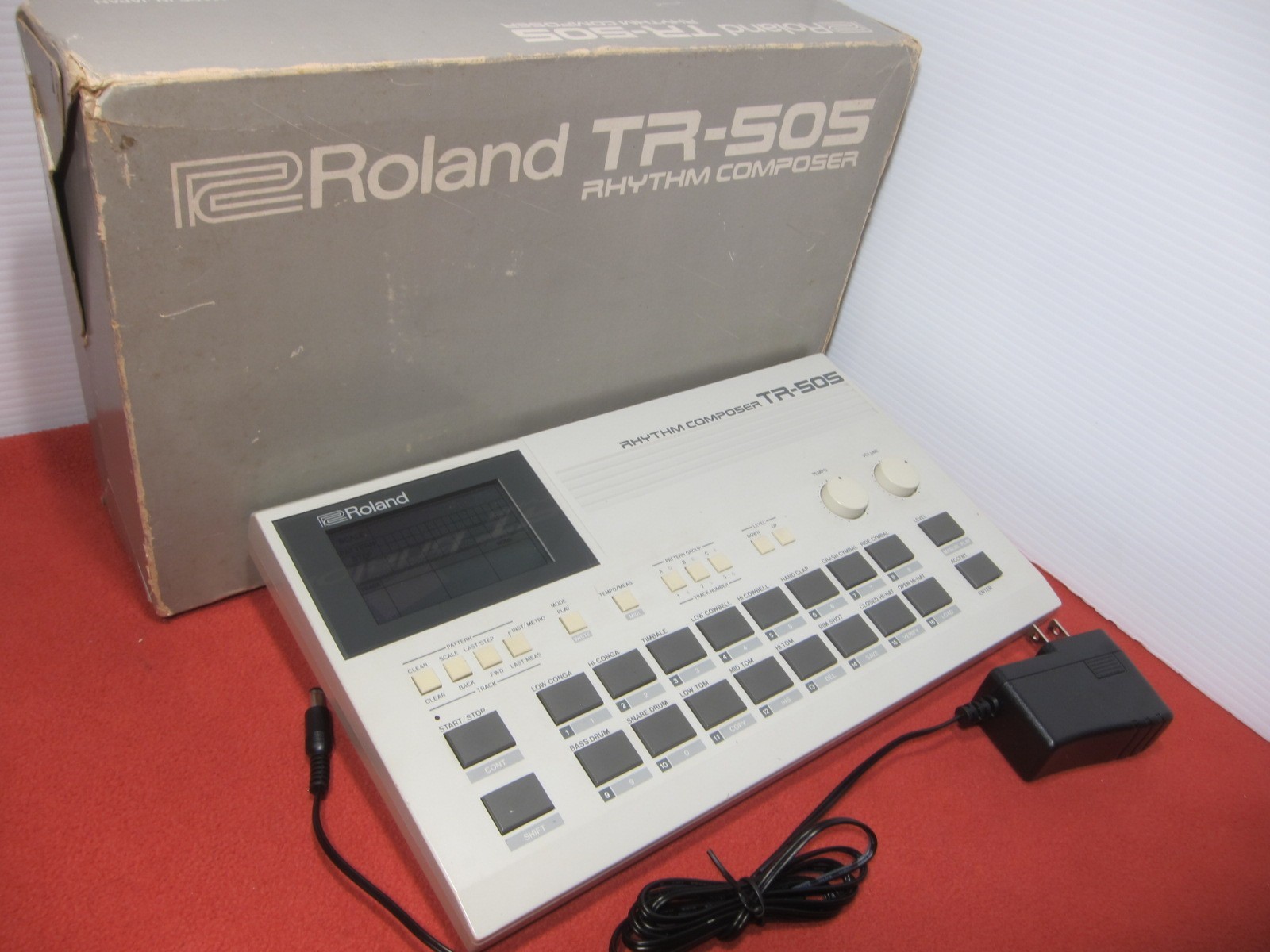 Roland TR-505 Vintage Rhythm Drum Machine Very Good Tested w/ power supply, Box