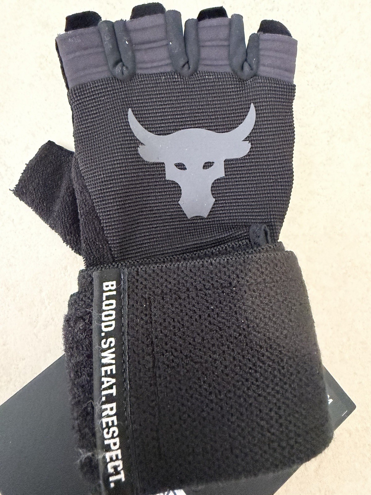 Under Armour Project Rock Mens Lifting Gloves Black White 1353074-001 Free Ship