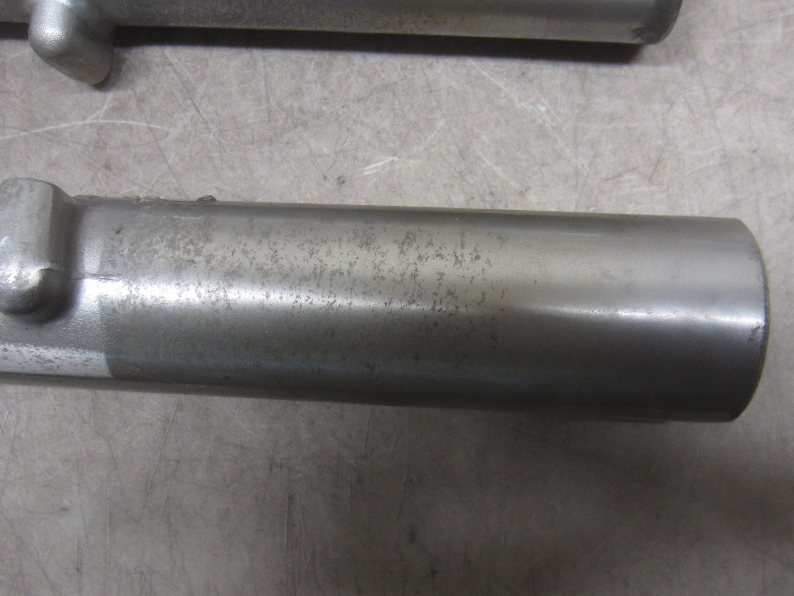Harley '00-'13 Touring lower legs, 46498-00A, 46496-00A, good shape, used #4485
