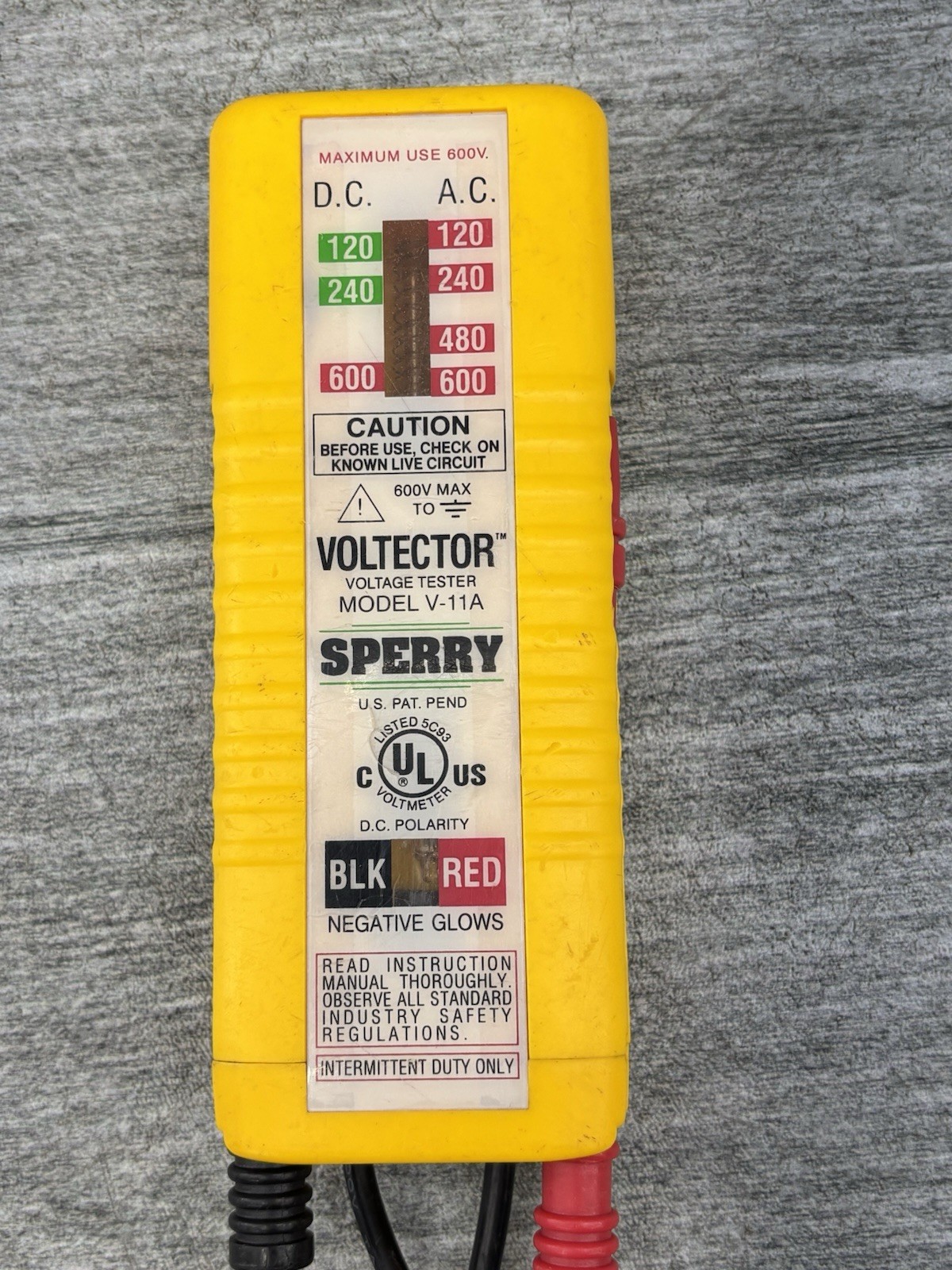 Sperry Voltector Voltage Tester V-11A Voltmeter AC/DC 600V Max