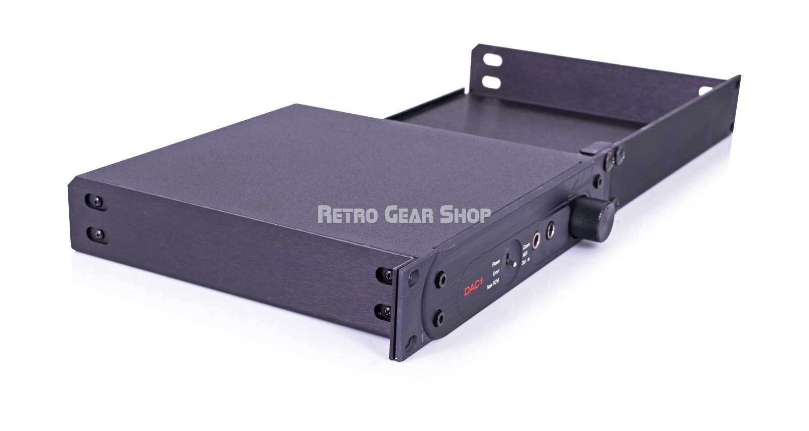 Benchmark DAC1 USB Digital to Analog Audio Converter and Rack Tray Accessory