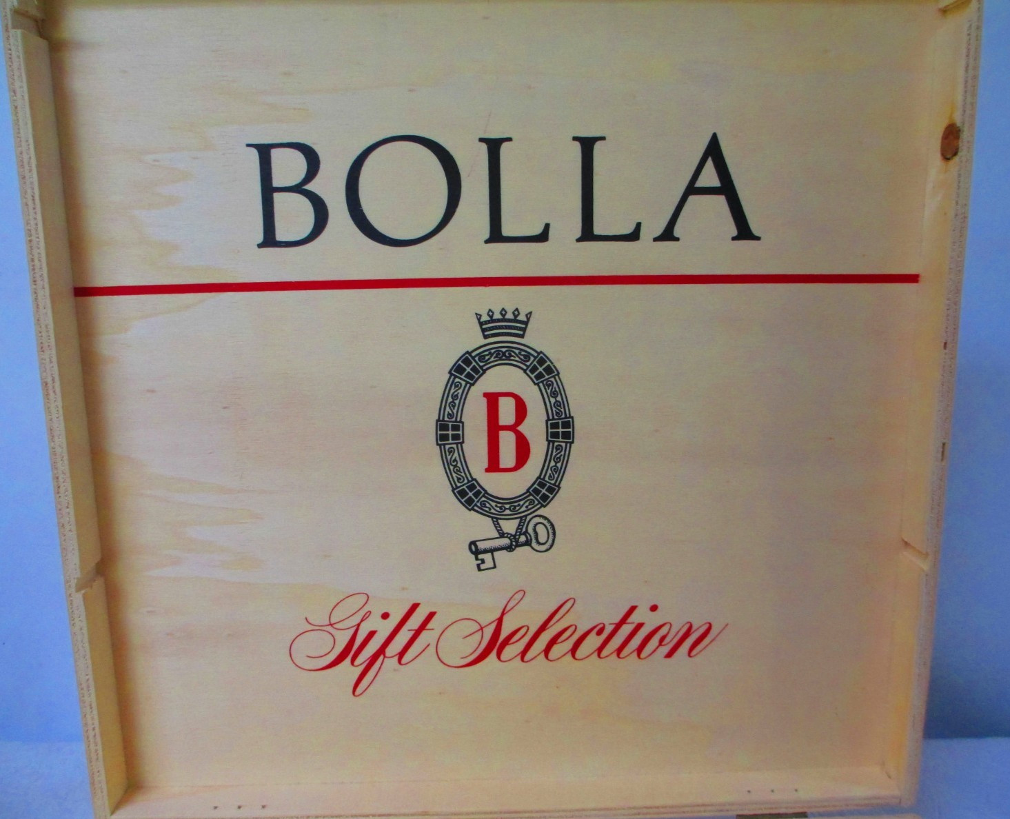 Bolla Gift Selection Wine Box - late 20th Century Empty Rope Handles