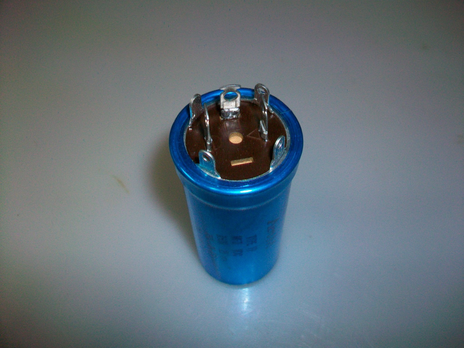 AERO M TWIST LOC CAN TYPE FP CAPACITOR  1500-750-750 MFD 25 V. Dc.