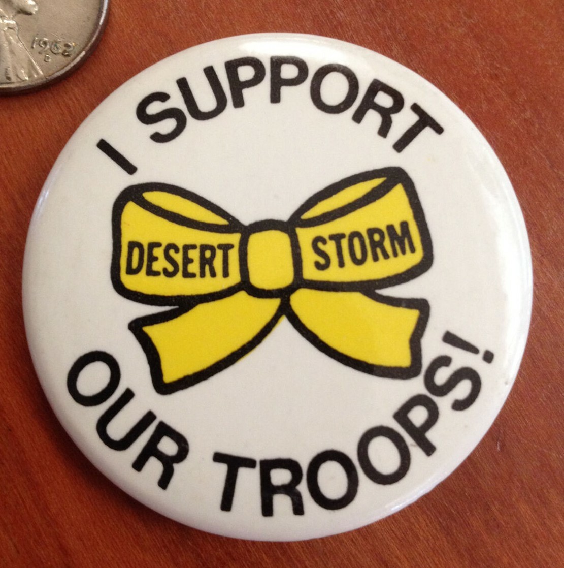 1990 Desert Storm "I SUPPORT OUR TROOPS!" Patriotic Yellow Ribbon Badge Military