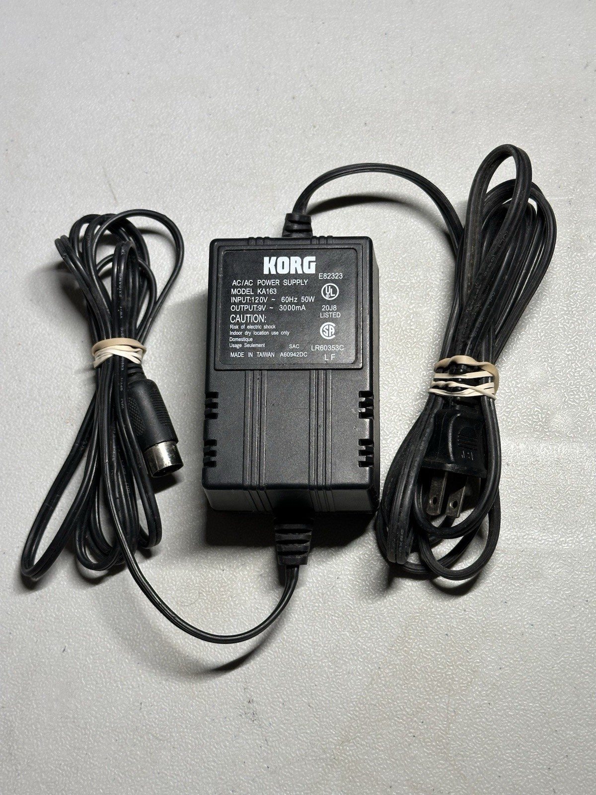 KORG Triton LE Original KA163 EV AC Power Supply Adapter PSU 9v 3000ma  B5