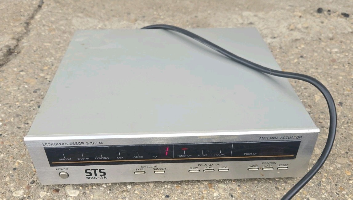 Satellite Technology Services STS antenna actuator model MBS-AA-1 powers on