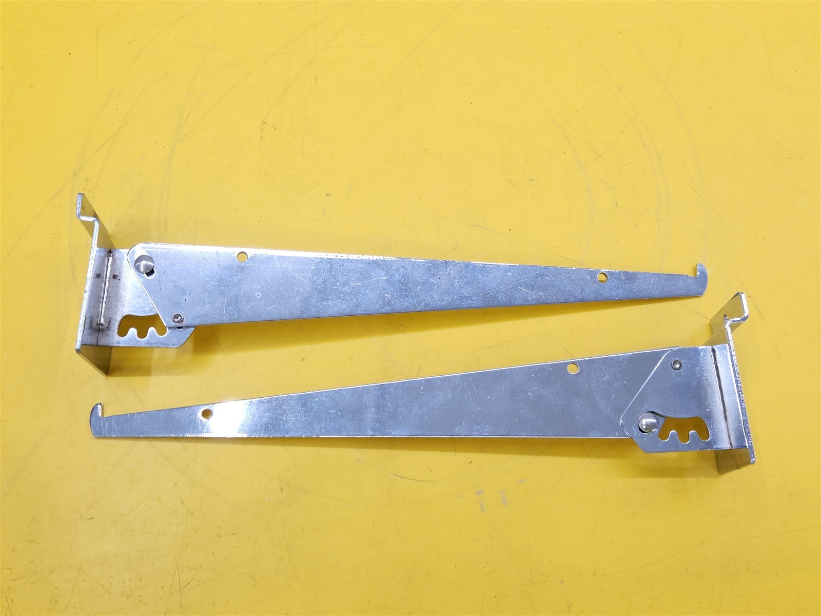 ⭐️⭐️⭐️⭐️⭐️ *Lot of 2* 12.5" Adjustable Slatwall Shelf Brackets w Lip Chrome