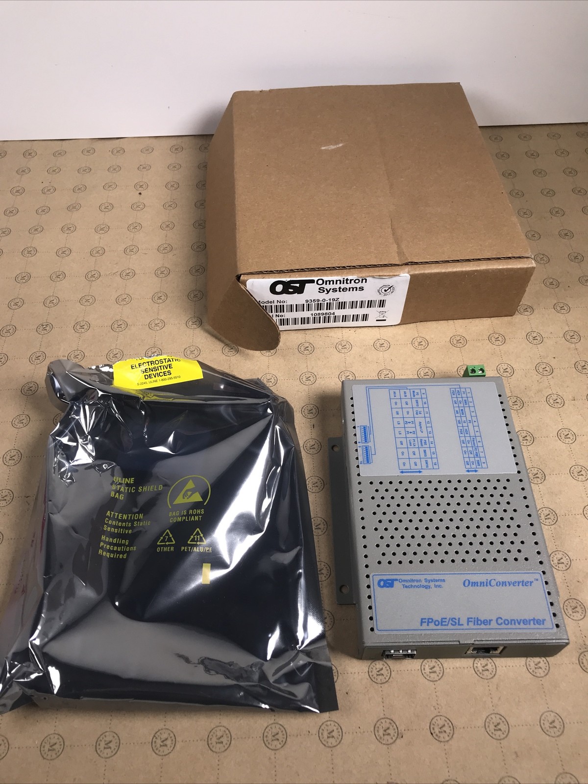 Omnitron 9359-1-21W OmniConverter/SL 10/100/PoE Ethernet Fiber Media Converter