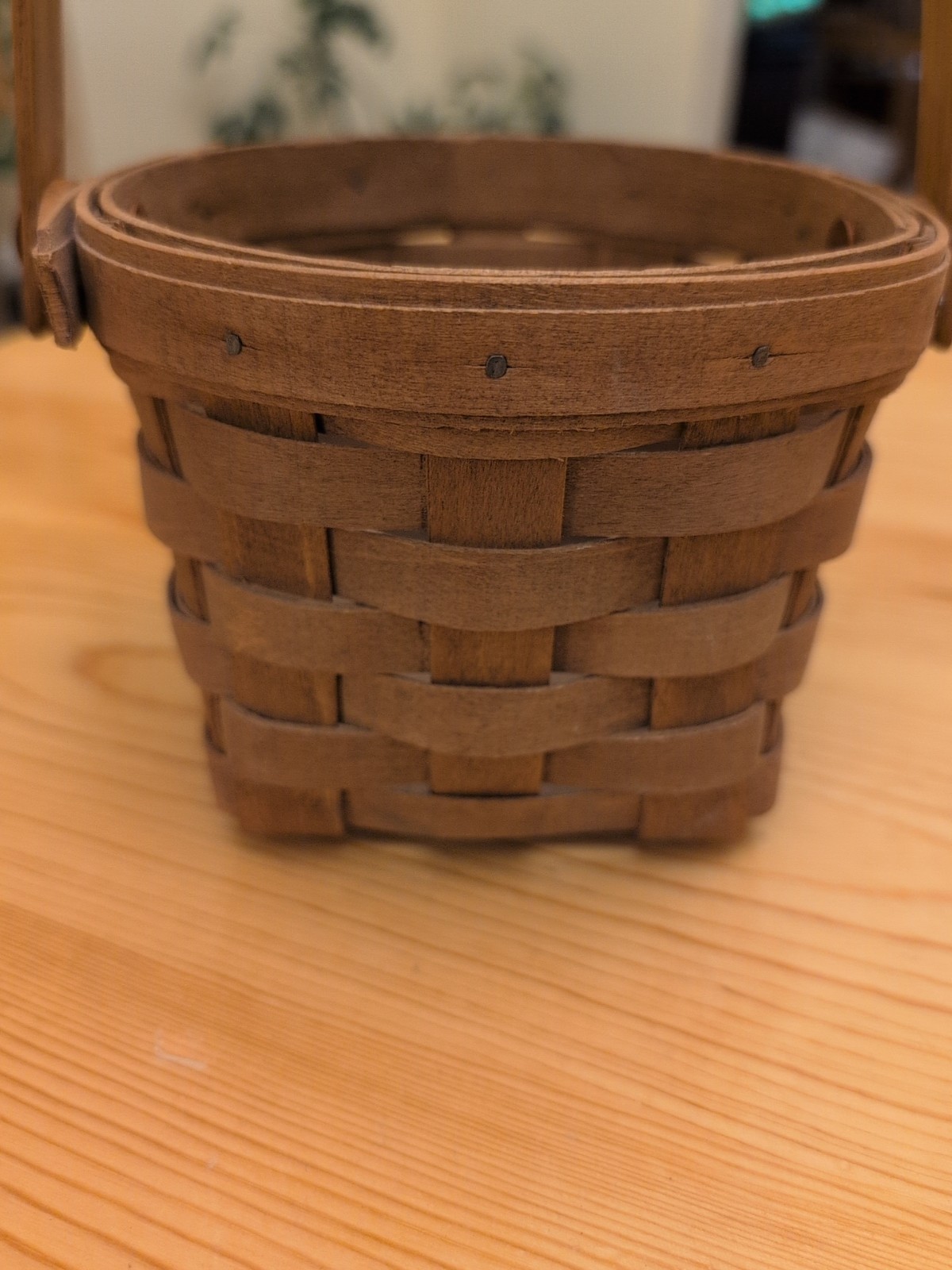 1988 Small Longaberger Fruit Basket with Swing Handle