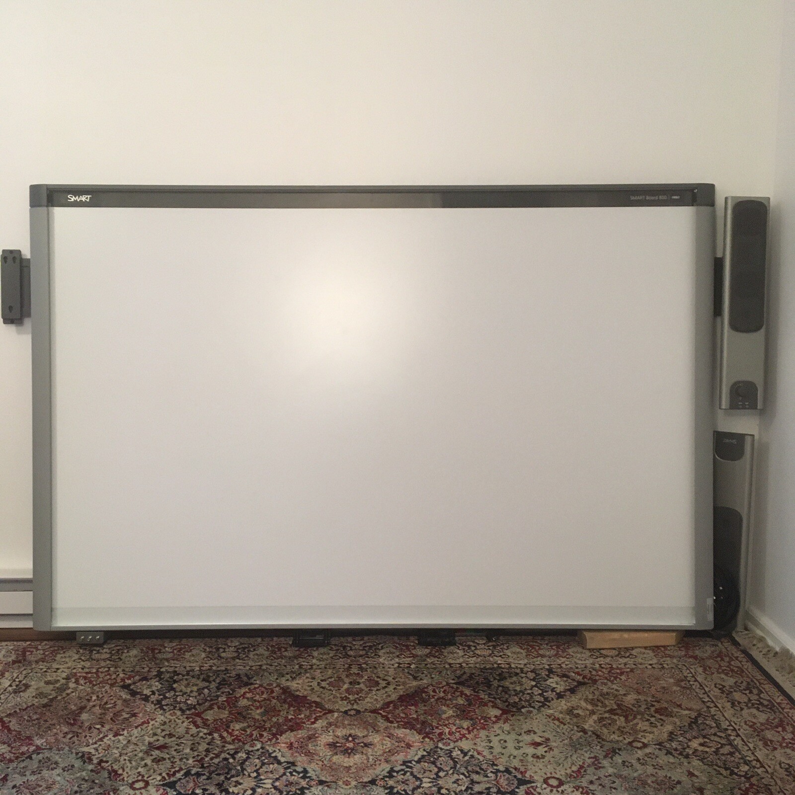 SMART Board 800 DVit SBX885 87" Interactive Whiteboard + Two Speakers Dock Plugs