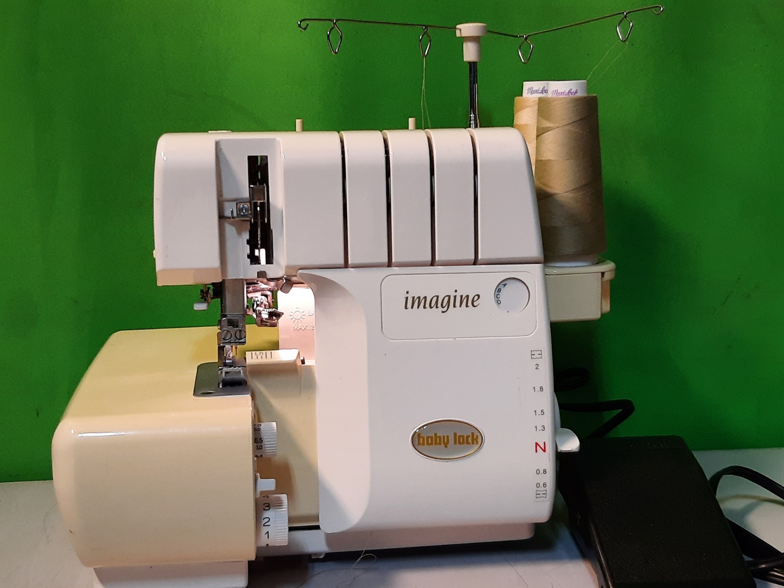 Baby Lock Imagine BLE1AT  Serger Sewing Machine