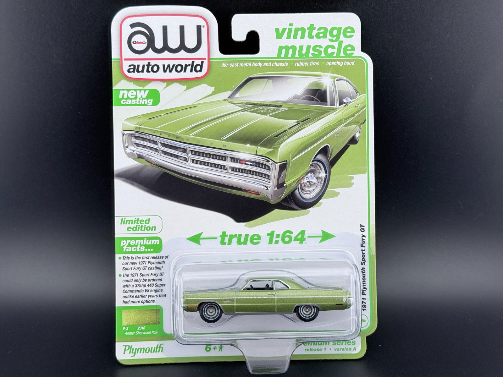 Auto World 1971 Plymouth Sport Fury GT Amber Sherwood Poly 64532 A 1/64