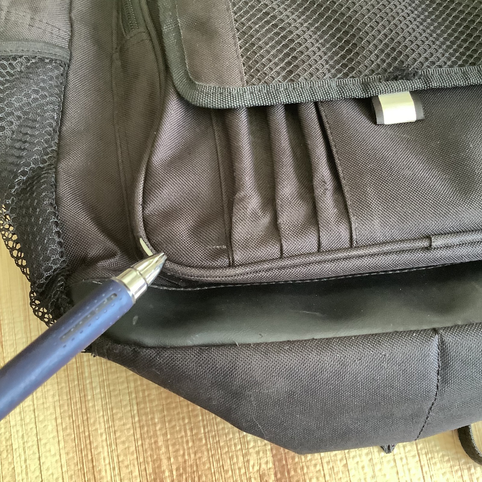 ES Eastsport Black Large Backpack w/Flaws See Pictures