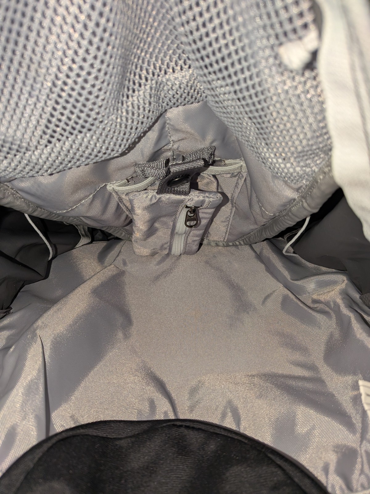 Gregory Maya 22 Day Pack Hiking Backpack 22L Dark Gray