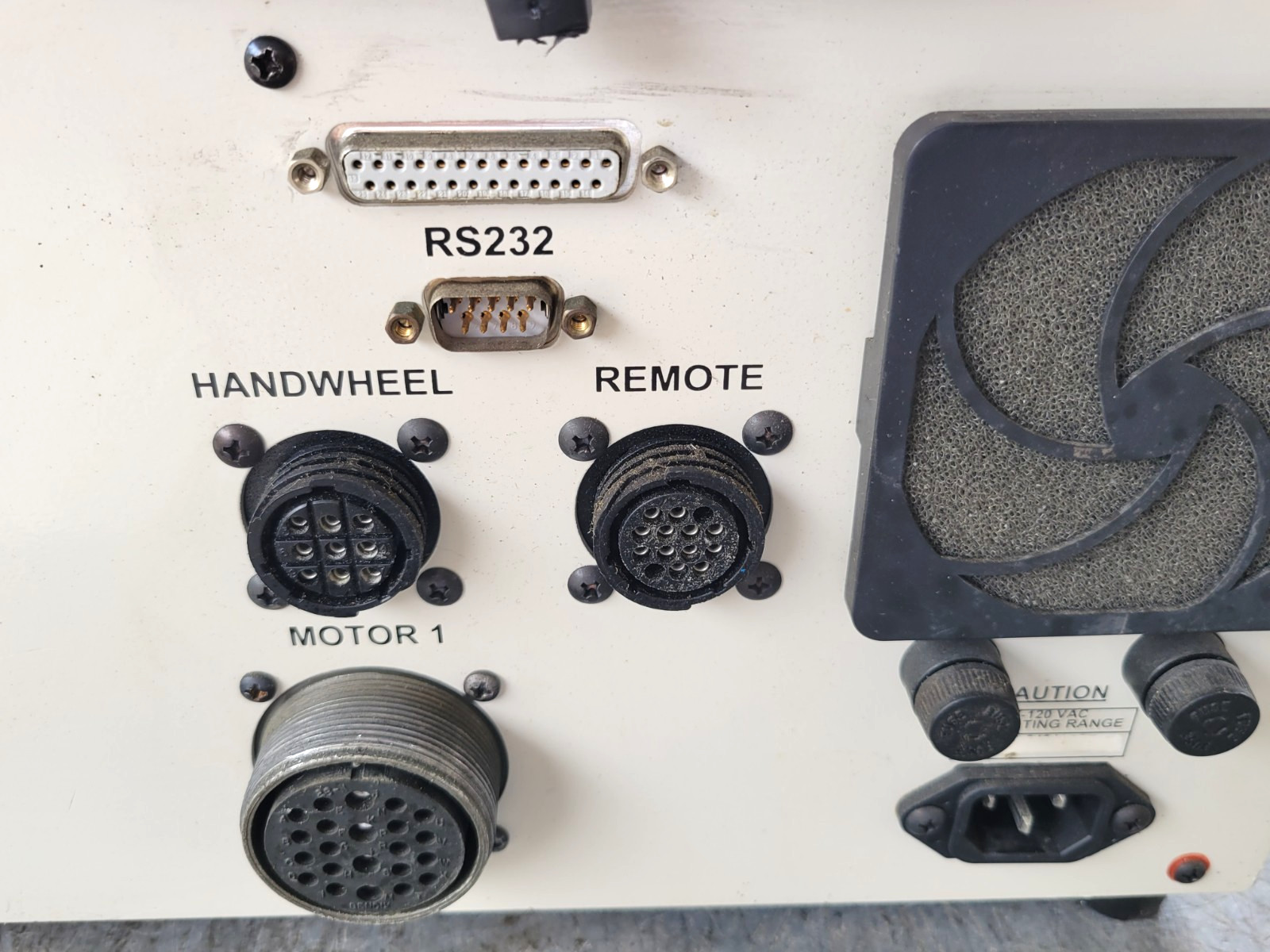 YUASA SUDX-5C-01 ROTARY INDEXER W/ UDNC-100 CONTROLLER