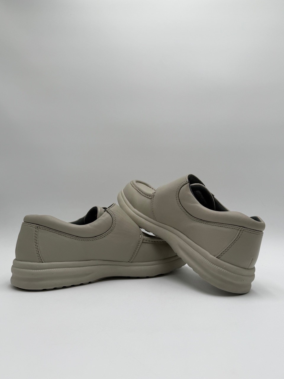 Hush Puppies H18802 GIL Men's NEW Running Sneaker White Multiple Sizes
