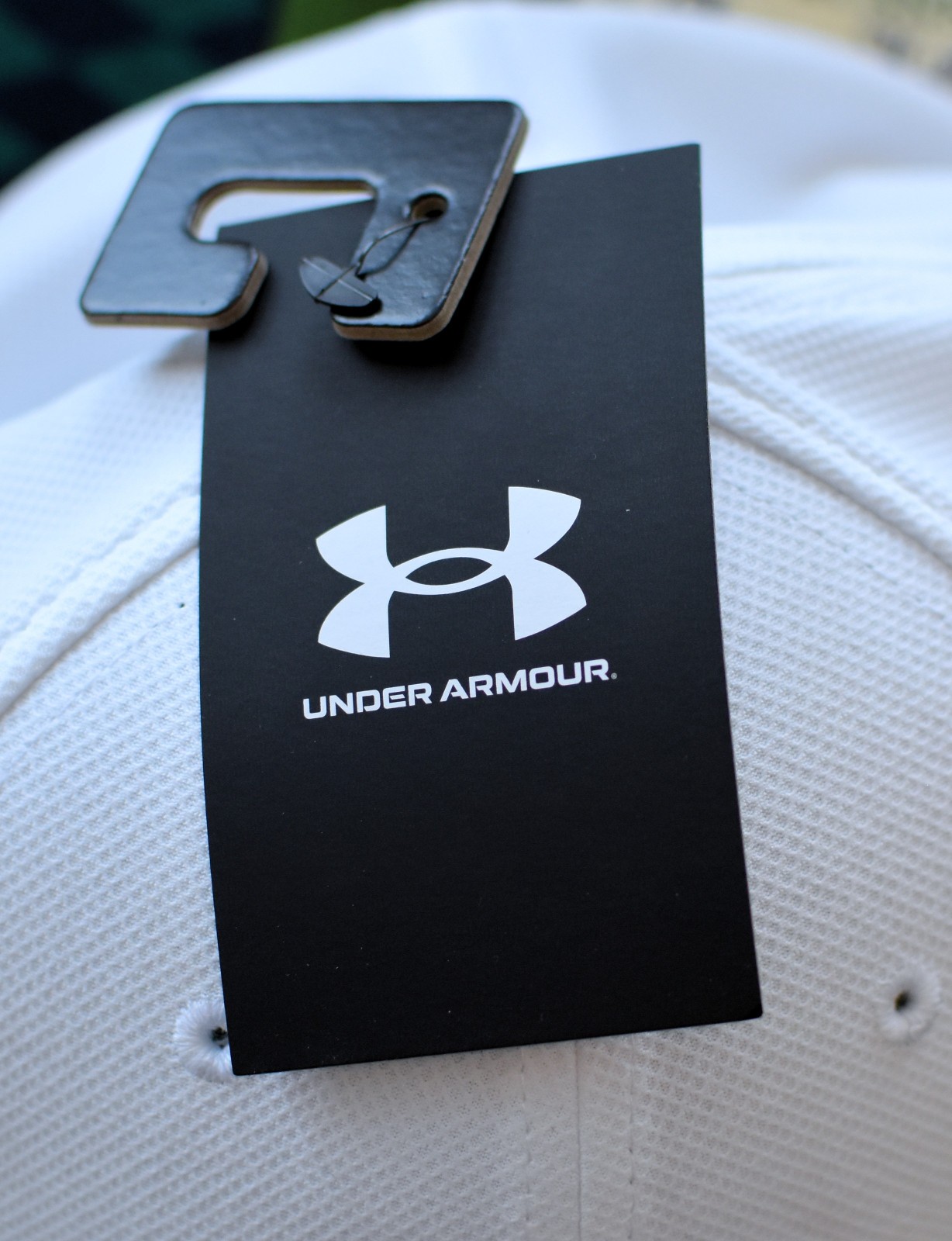 NWT UNDER ARMOUR Blitzing Mens Flex Fitted Hat-XL/XXL @$28 WHITE/BLACK Logos