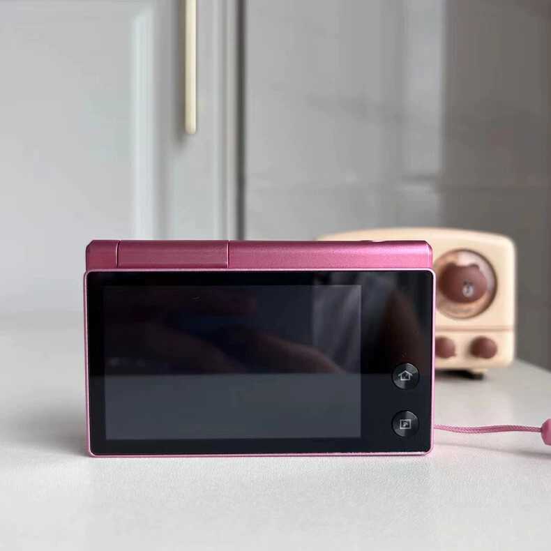 Samsung MV800 Flip-out Touch Screen Vlog Compact Digital Camera 16MP
