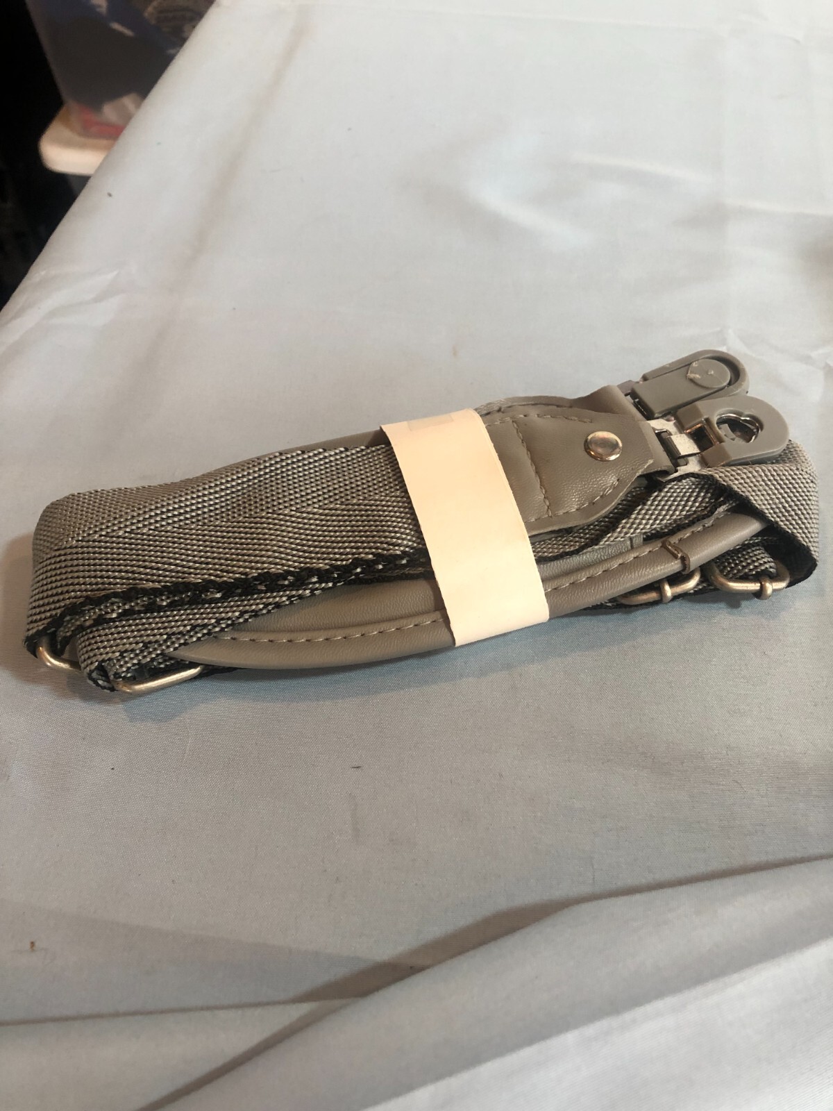 NWOT Gray Adjustable Luggage Carrying Strap #F40
