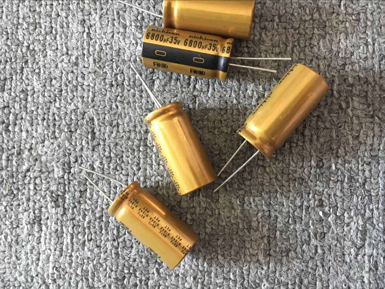 2pcs Nichicon FW 6800uF 35V 20X41mm Audio electrolytic capacitor 35V6800uF