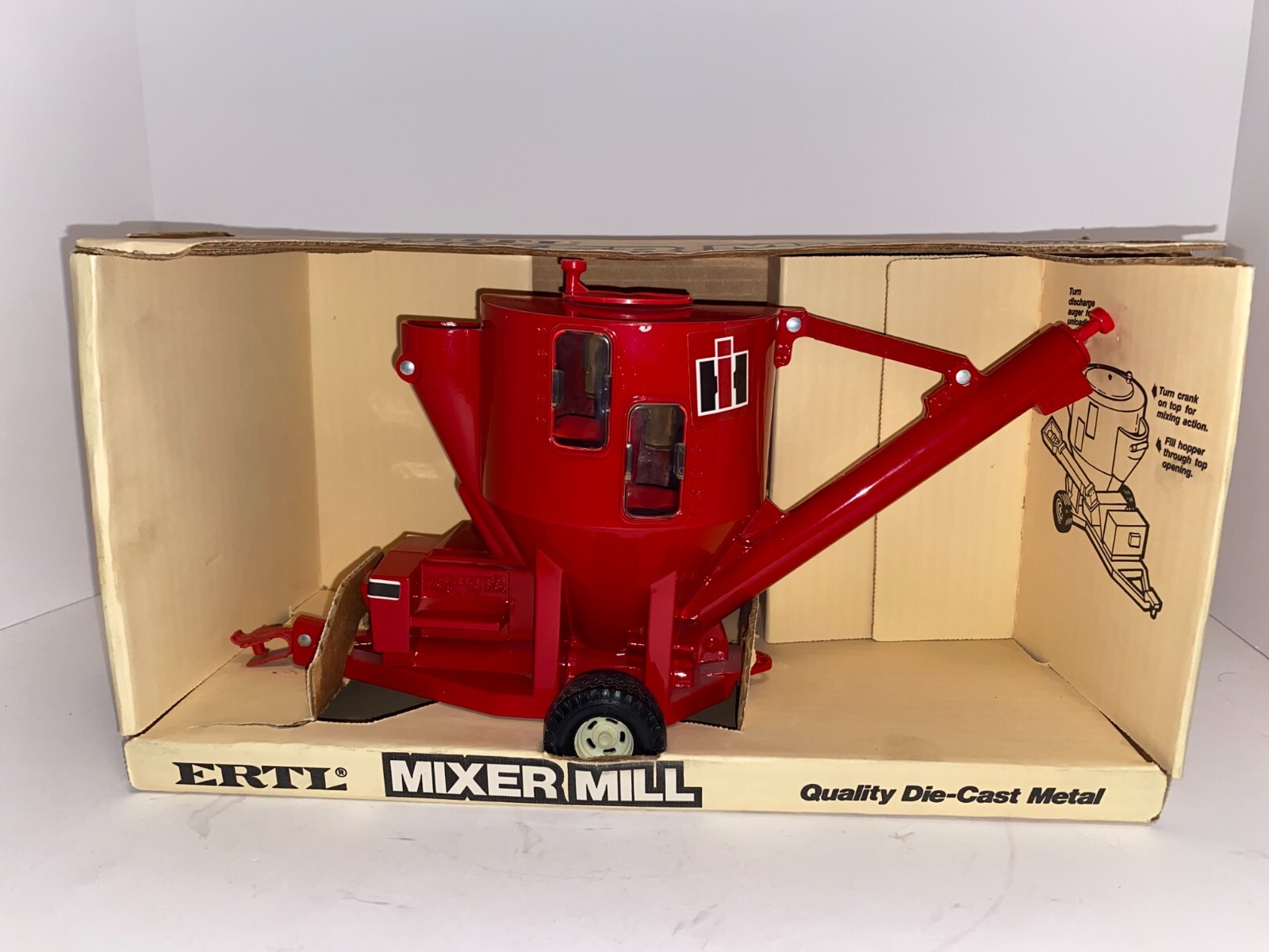 1/16 International Harvester Mixer Mill NIB free shipping