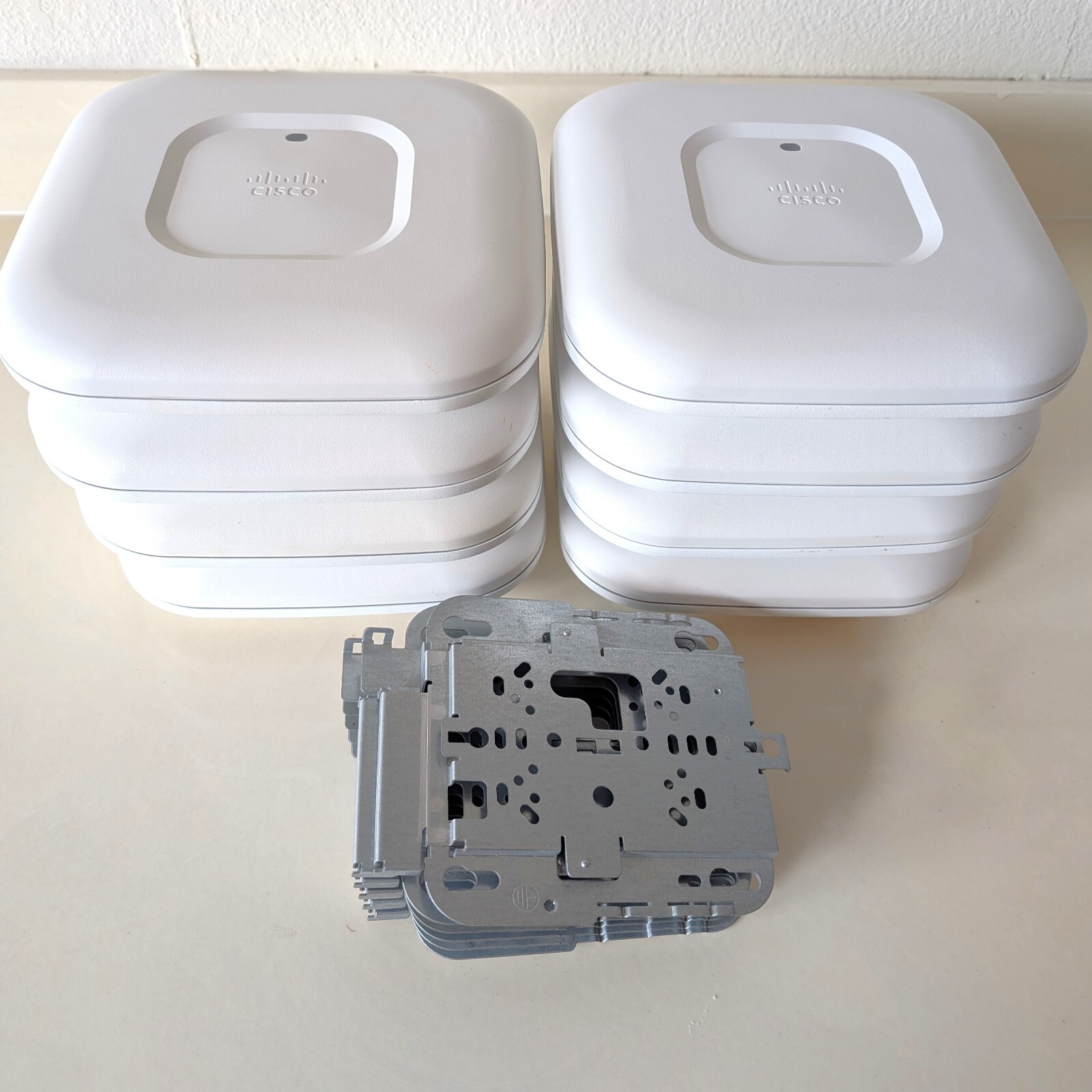 Cisco (Lot 8) Aironet 3702I Access Point AIR-CAP2702I-A-K9 With 6 Brackets