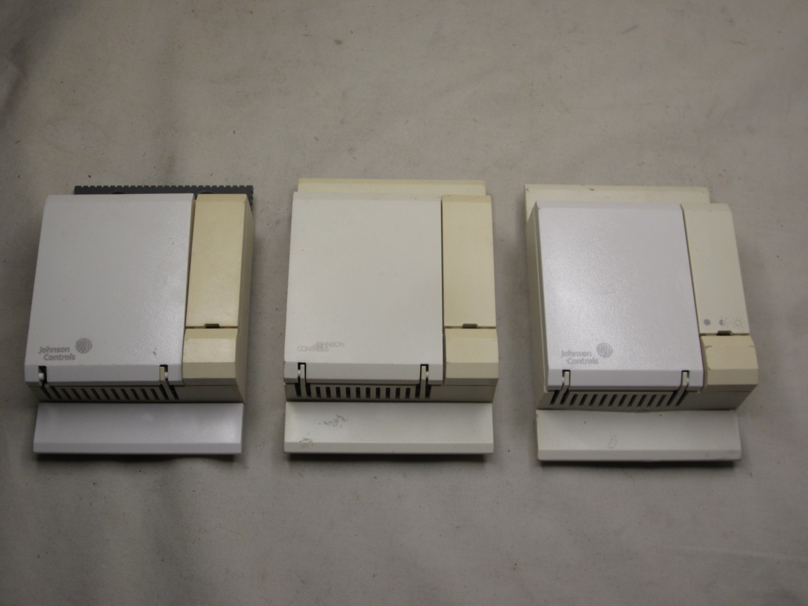 3 untested Johnson Controls TE-6411w-1100 METASTAT THERMOSTAT Temperature Sensor